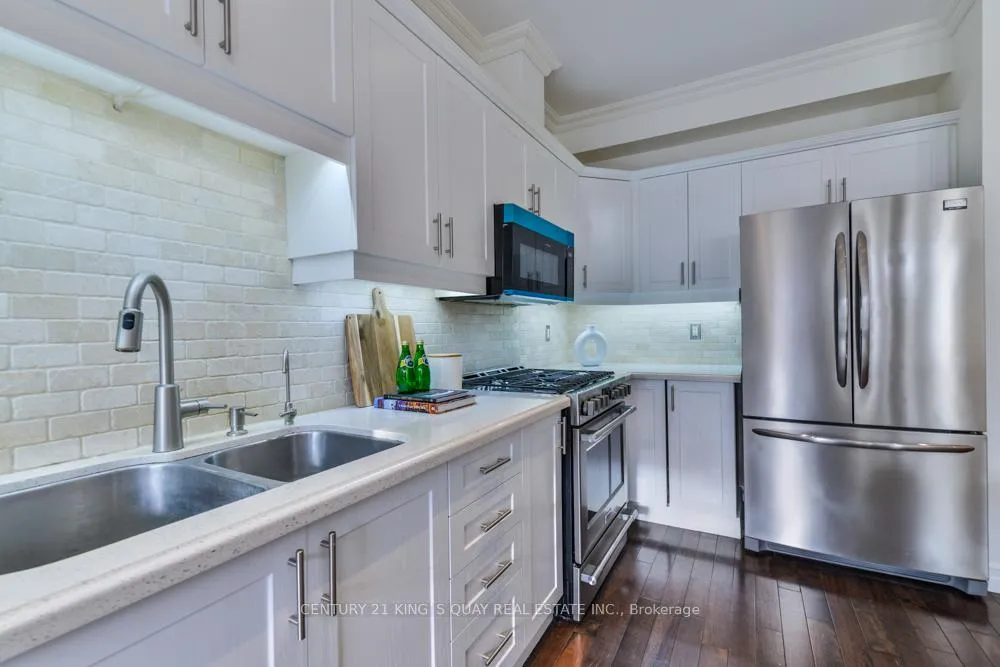 Photo 13 of 131 Downey Circle, Aurora, Bayview Wellington — HOMEH