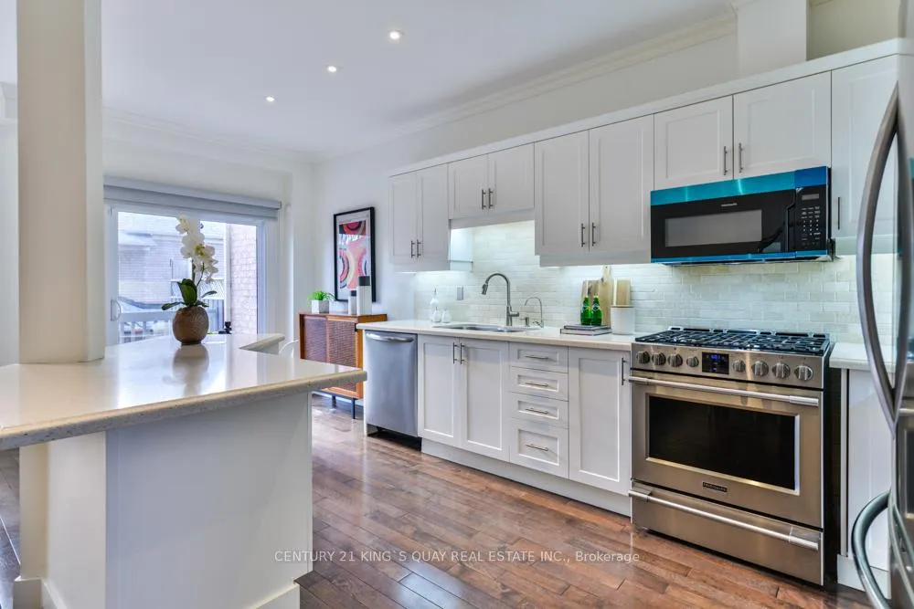 Photo 15 of 131 Downey Circle, Aurora, Bayview Wellington — HOMEH