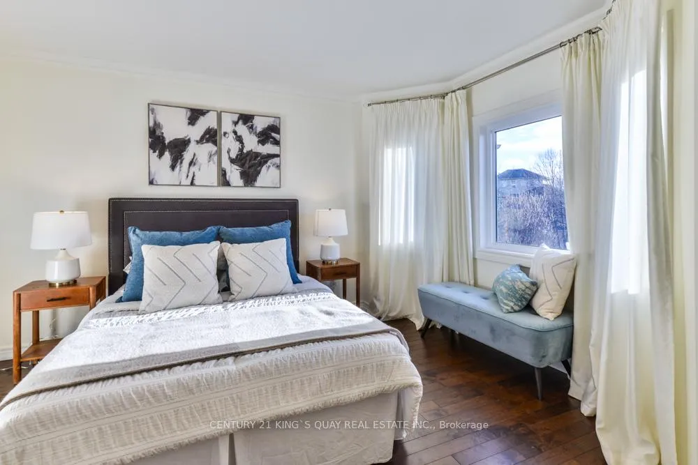 Photo 18 of 131 Downey Circle, Aurora, Bayview Wellington — HOMEH