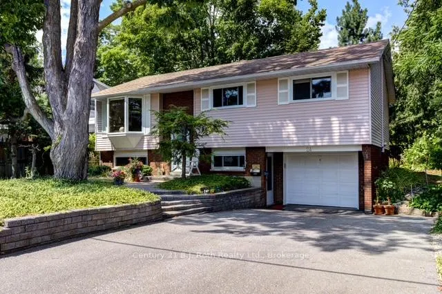Photo 2 of 24 Champlain Street, Orillia — HOMEH