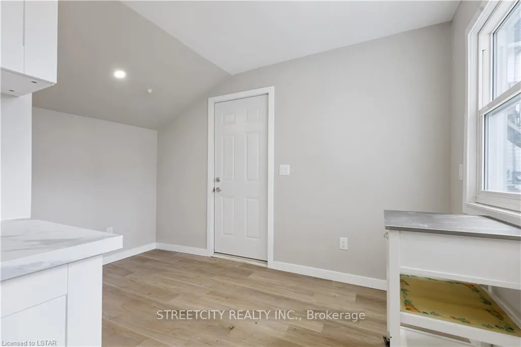 Photo 6 of 398 Brown Street, Chatham-Kent, Dresden — HOMEH