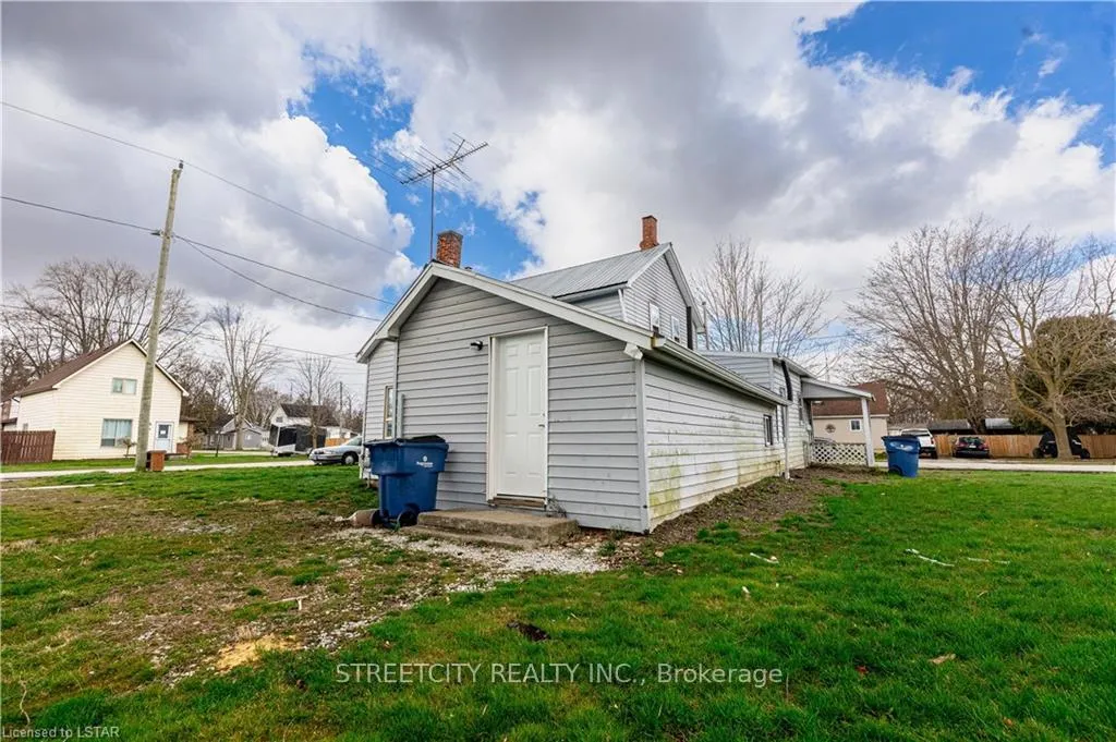 Photo 15 of 398 Brown Street, Chatham-Kent, Dresden — HOMEH