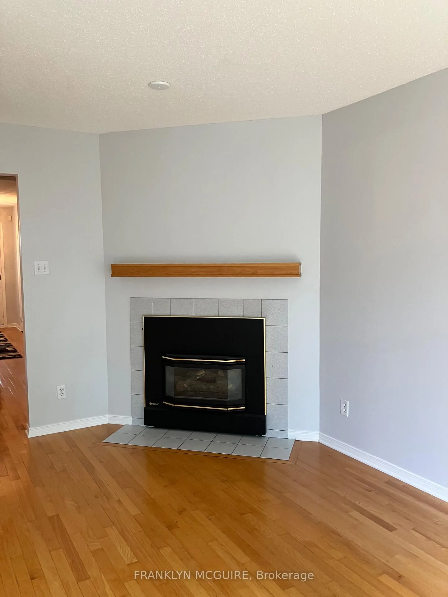 Photo 9 of 22 birchbank Crescent, Ottawa, Kanata - Bridlewood — HOMEH