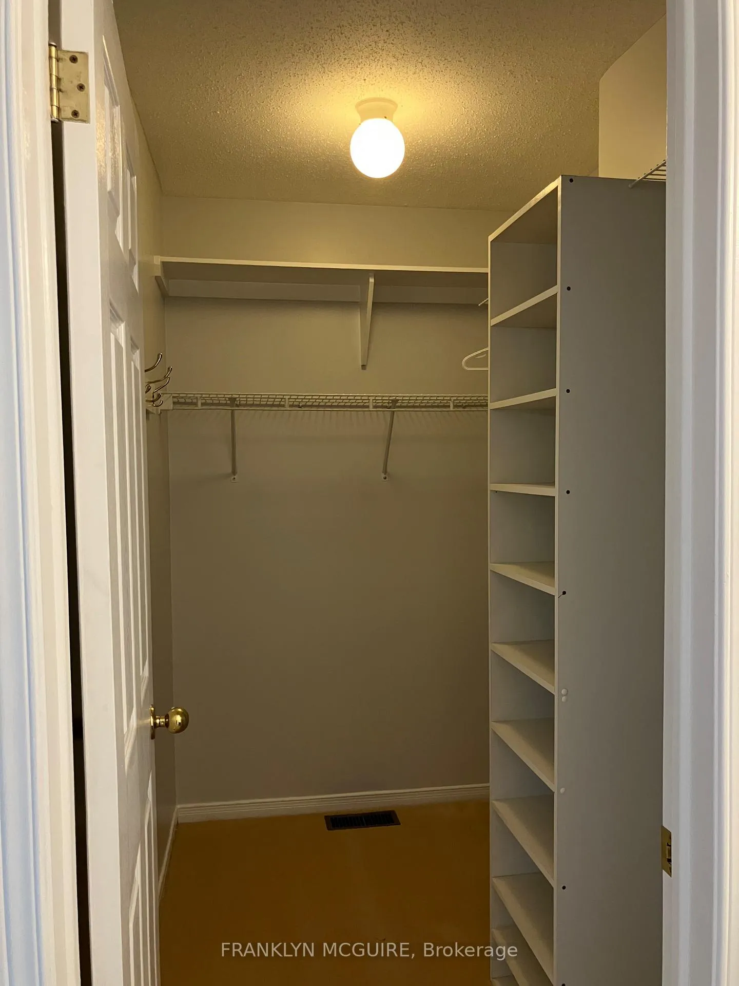 Photo 10 of 22 birchbank Crescent, Ottawa, Kanata - Bridlewood — HOMEH