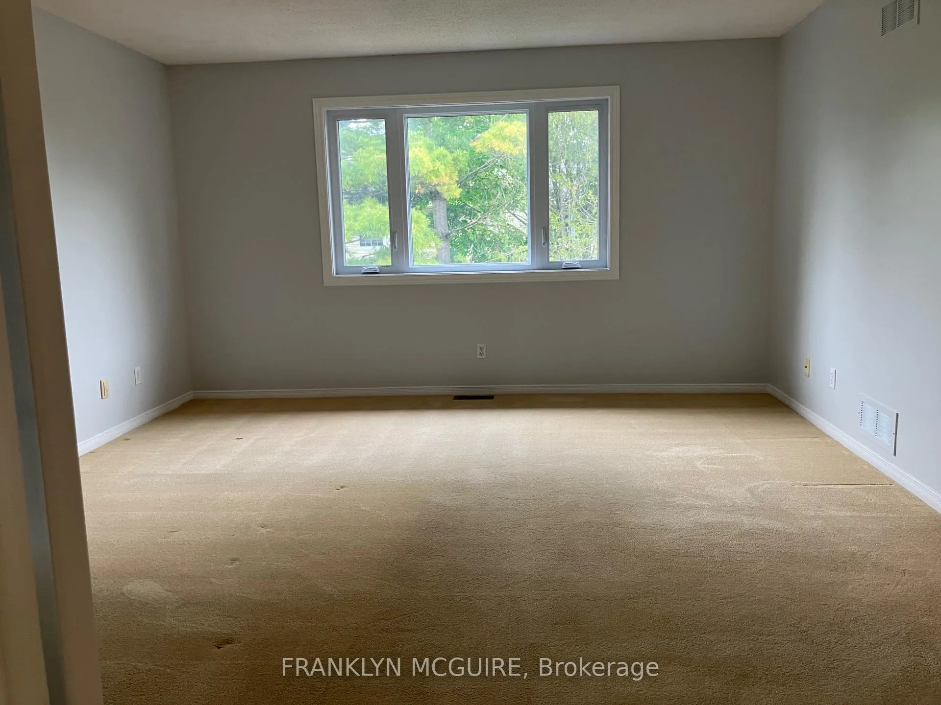 Photo 14 of 22 birchbank Crescent, Ottawa, Kanata - Bridlewood — HOMEH