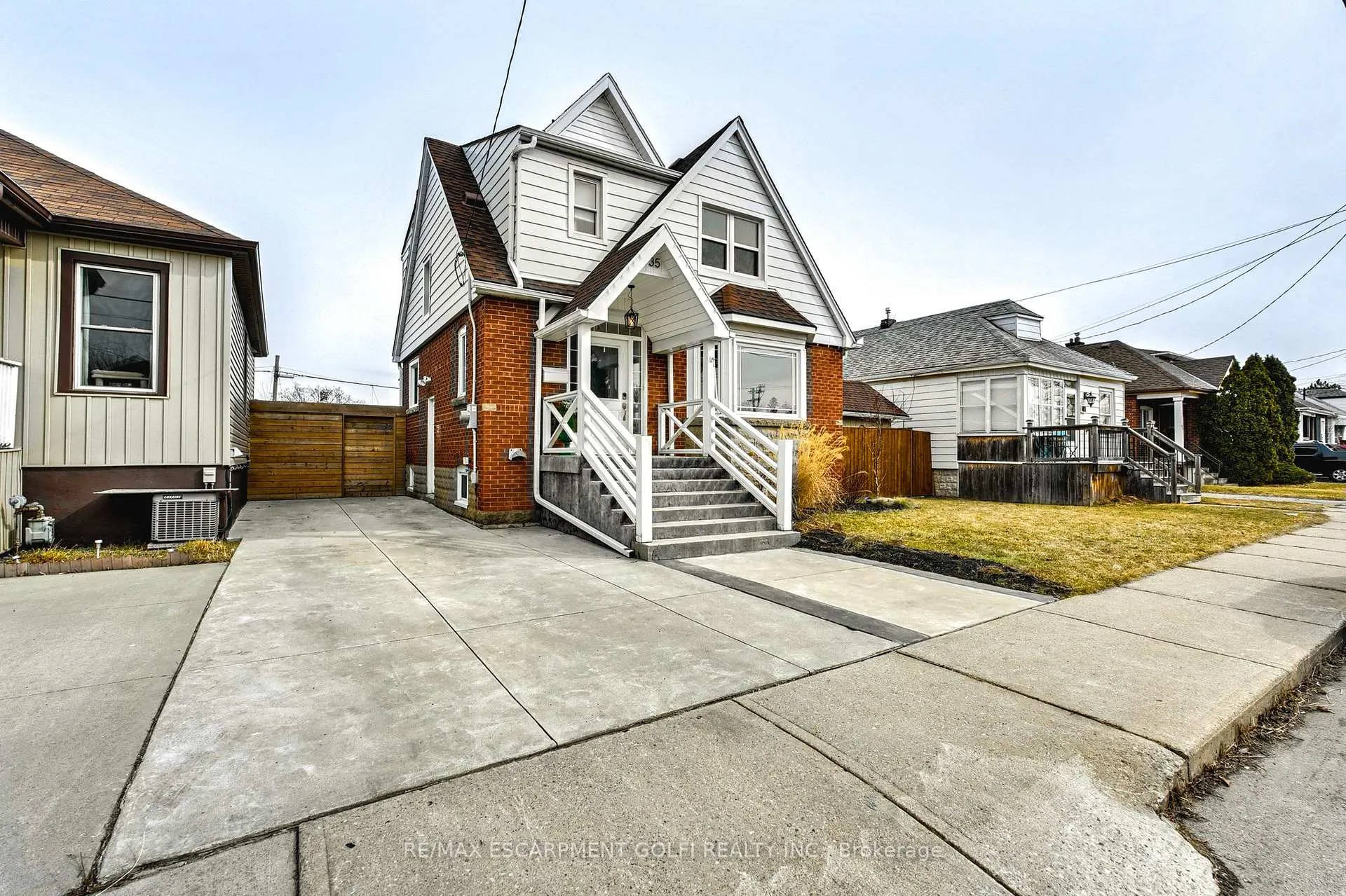 Photo 2 of 35 Allan Avenue, Hamilton, Homeside — HOMEH