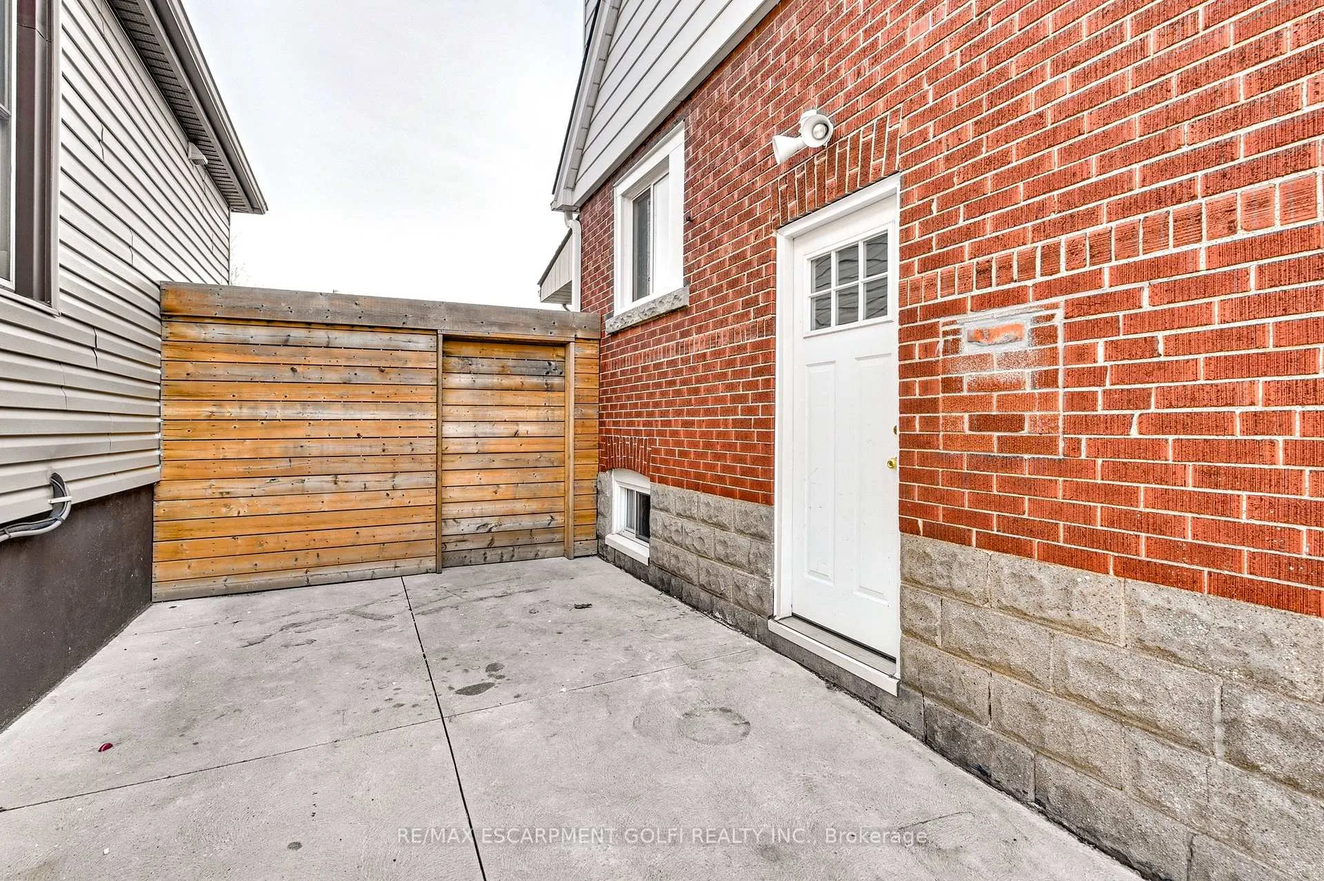 Photo 31 of 35 Allan Avenue, Hamilton, Homeside — HOMEH