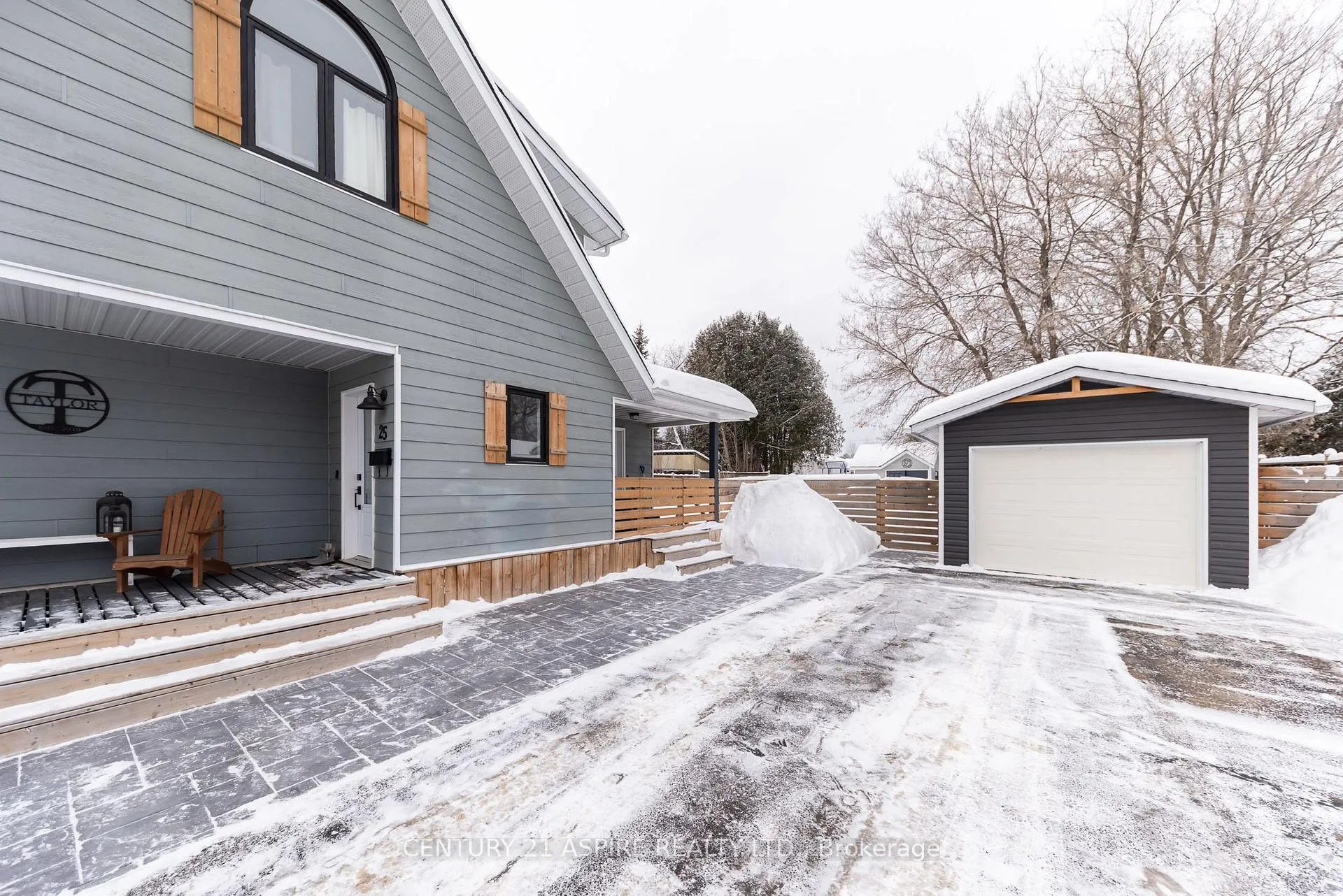 Photo 3 of 25 Doran Street, Petawawa — HOMEH