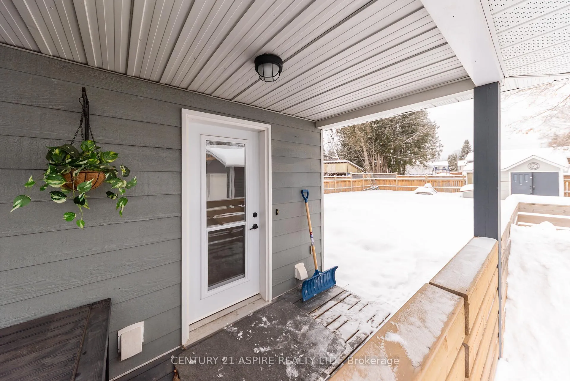 Photo 4 of 25 Doran Street, Petawawa — HOMEH