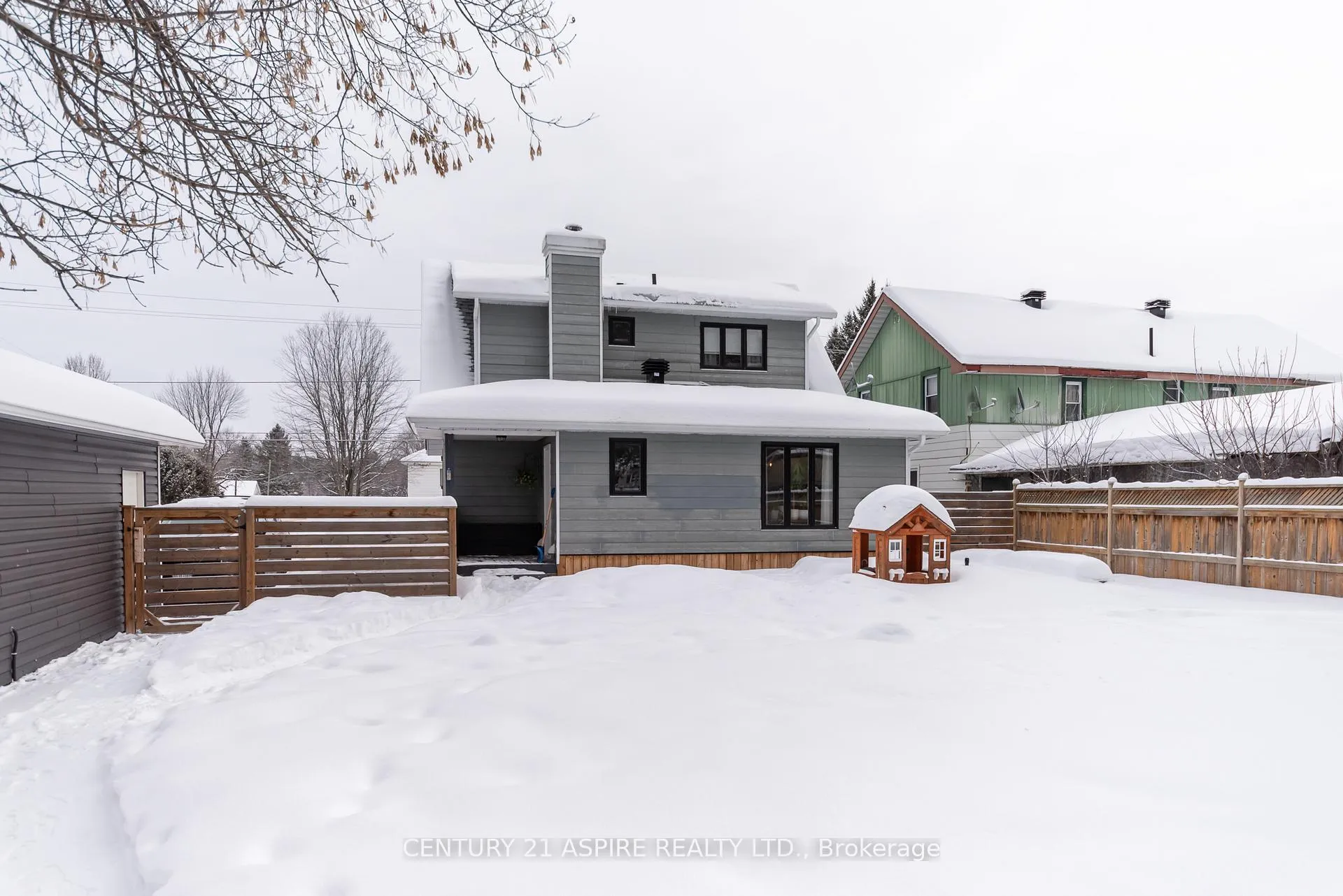Photo 5 of 25 Doran Street, Petawawa — HOMEH
