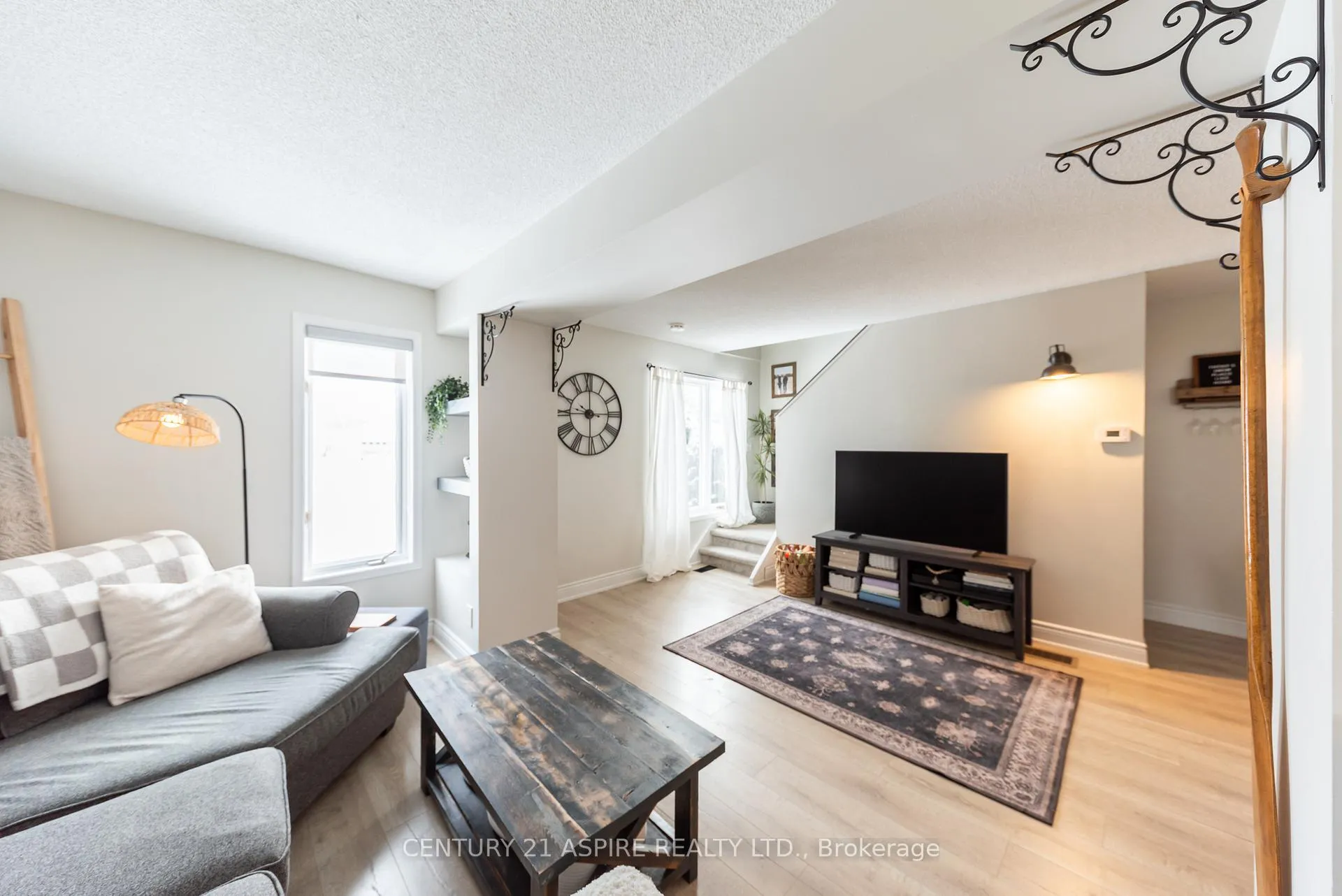 Photo 10 of 25 Doran Street, Petawawa — HOMEH