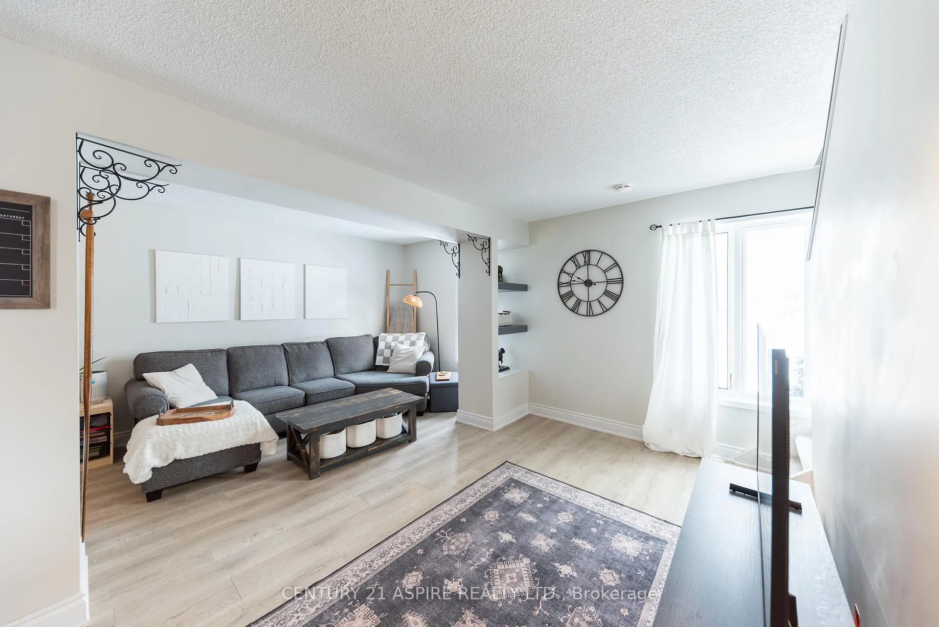 Photo 11 of 25 Doran Street, Petawawa — HOMEH