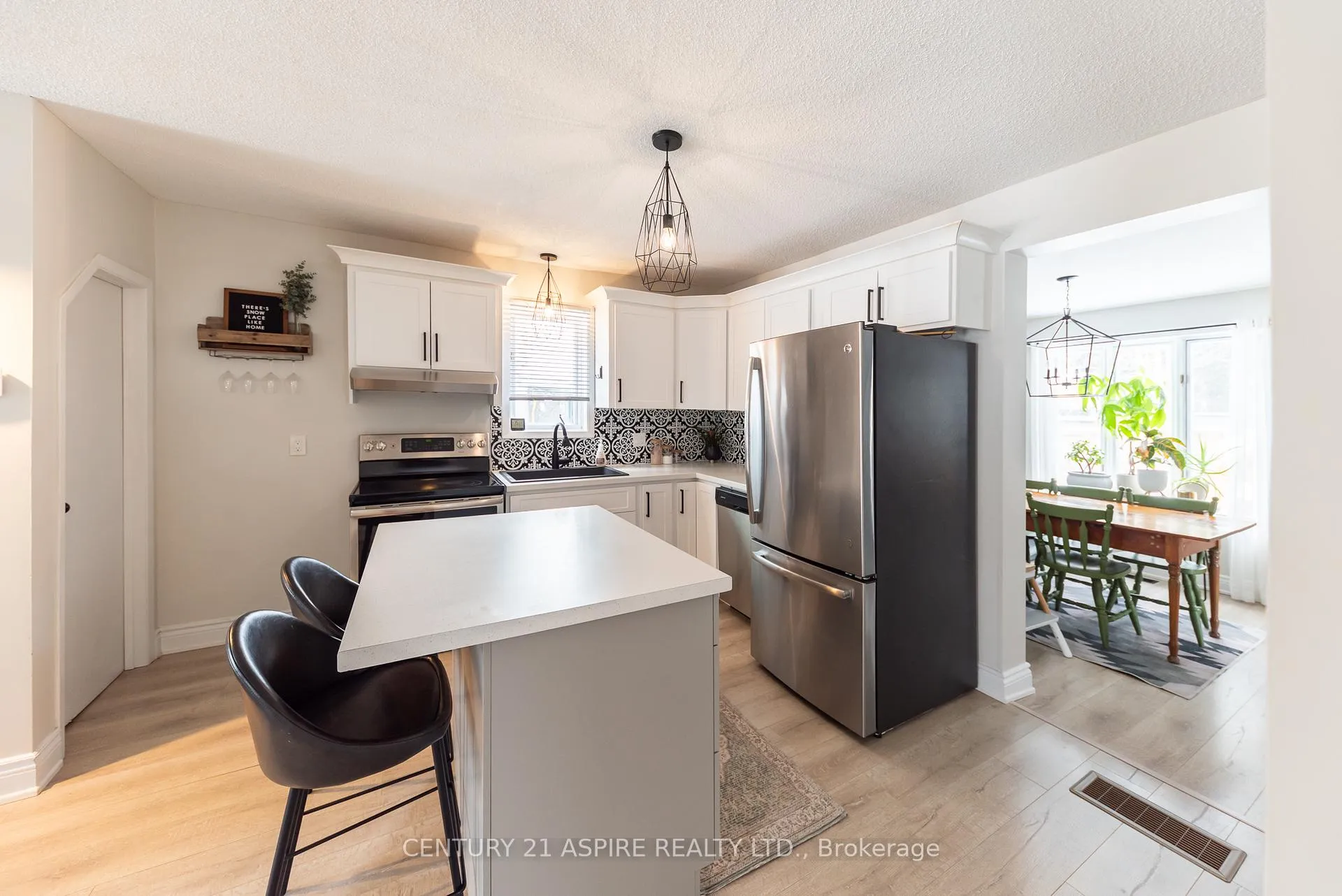 Photo 14 of 25 Doran Street, Petawawa — HOMEH