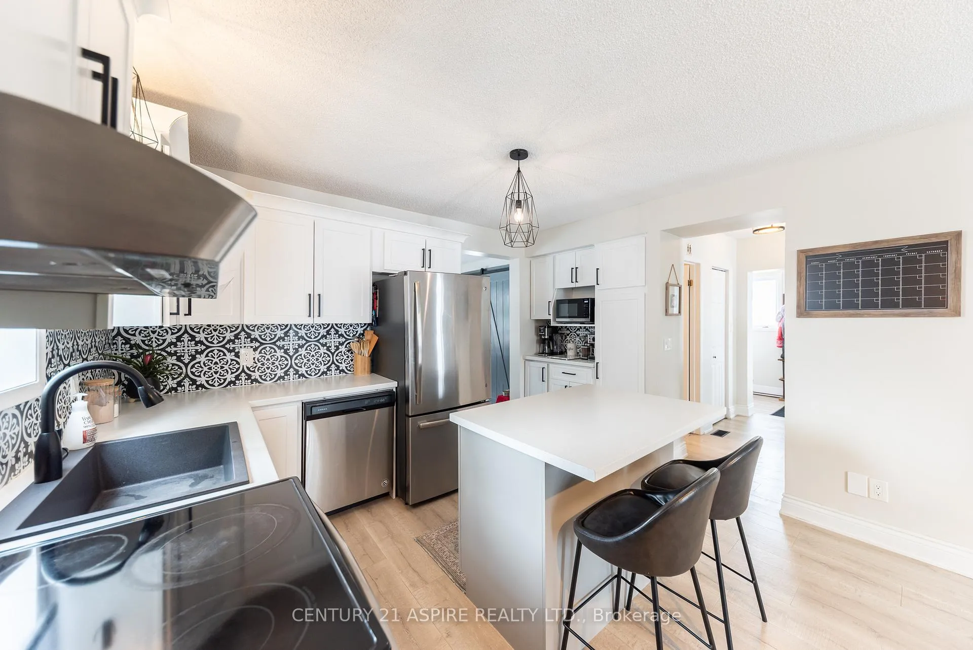 Photo 17 of 25 Doran Street, Petawawa — HOMEH