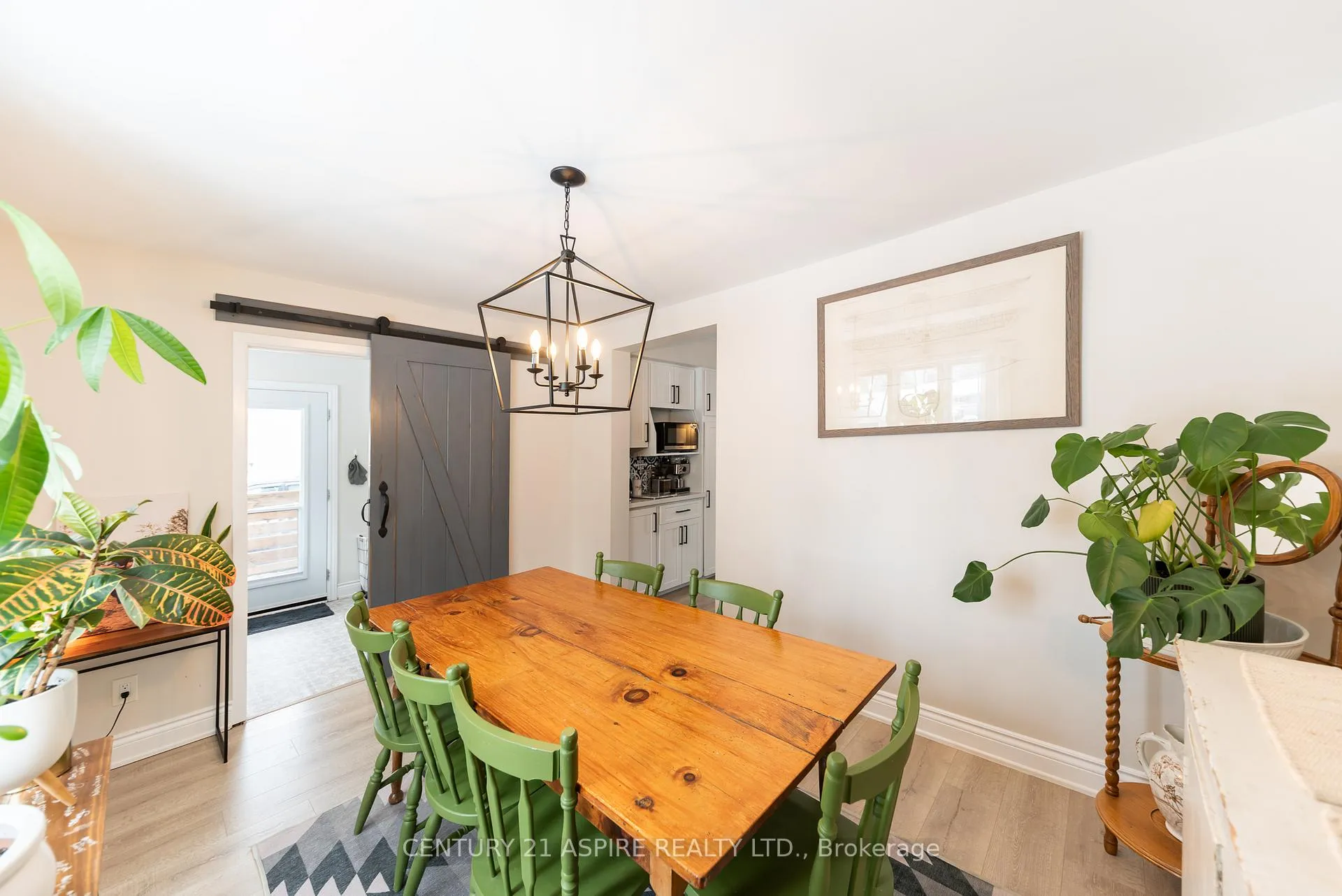 Photo 21 of 25 Doran Street, Petawawa — HOMEH