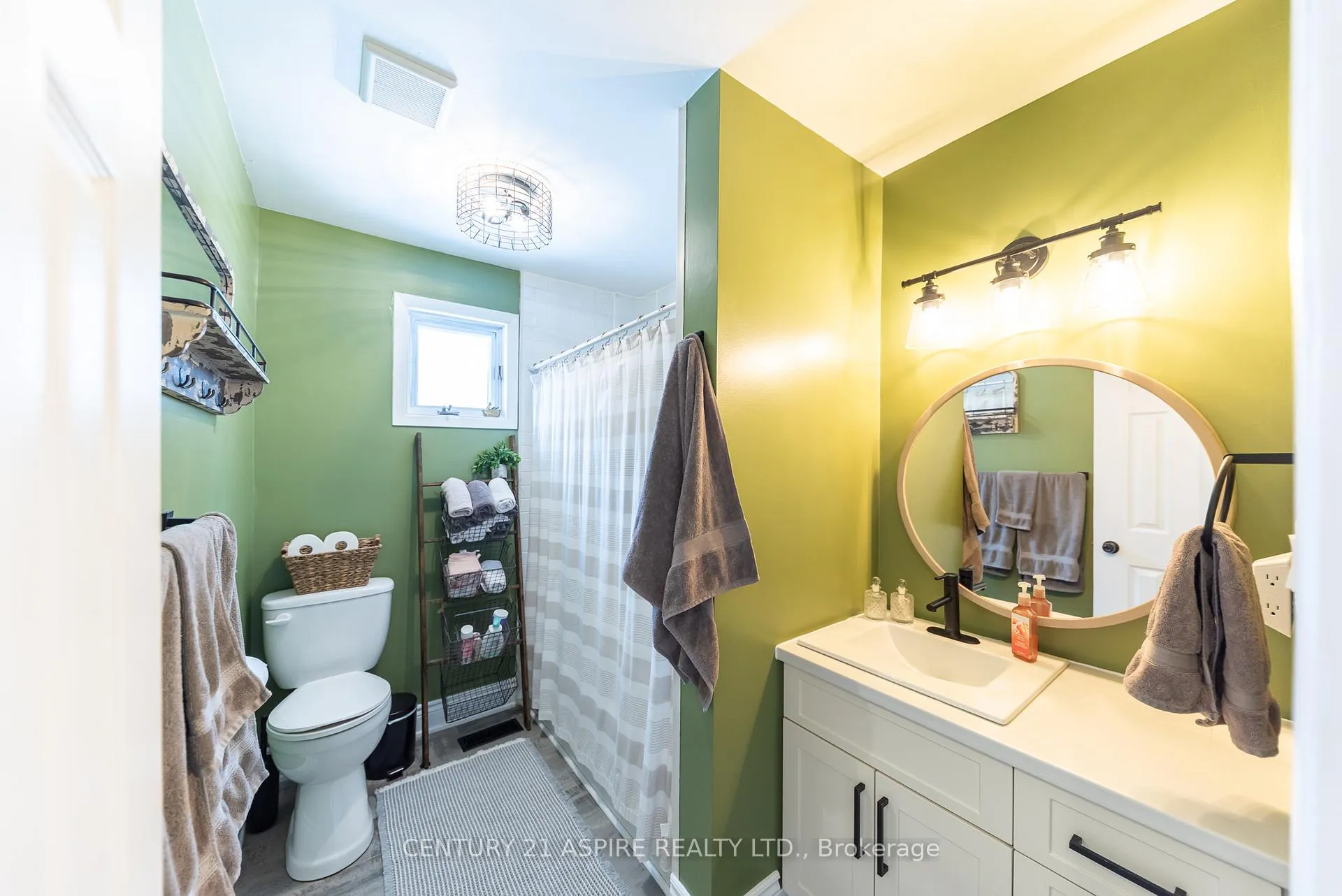 Photo 35 of 25 Doran Street, Petawawa — HOMEH
