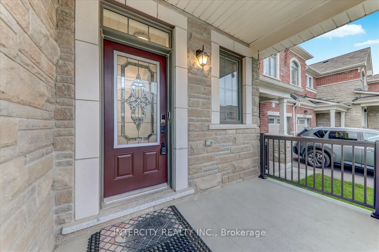 Photo 3 of 27 Broden Crescent, Whitby, Rural Whitby — HOMEH