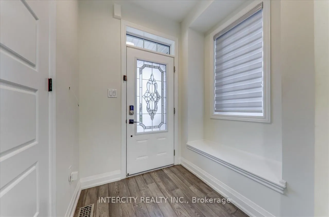 Photo 4 of 27 Broden Crescent, Whitby, Rural Whitby — HOMEH