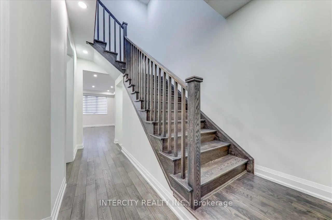 Photo 7 of 27 Broden Crescent, Whitby, Rural Whitby — HOMEH