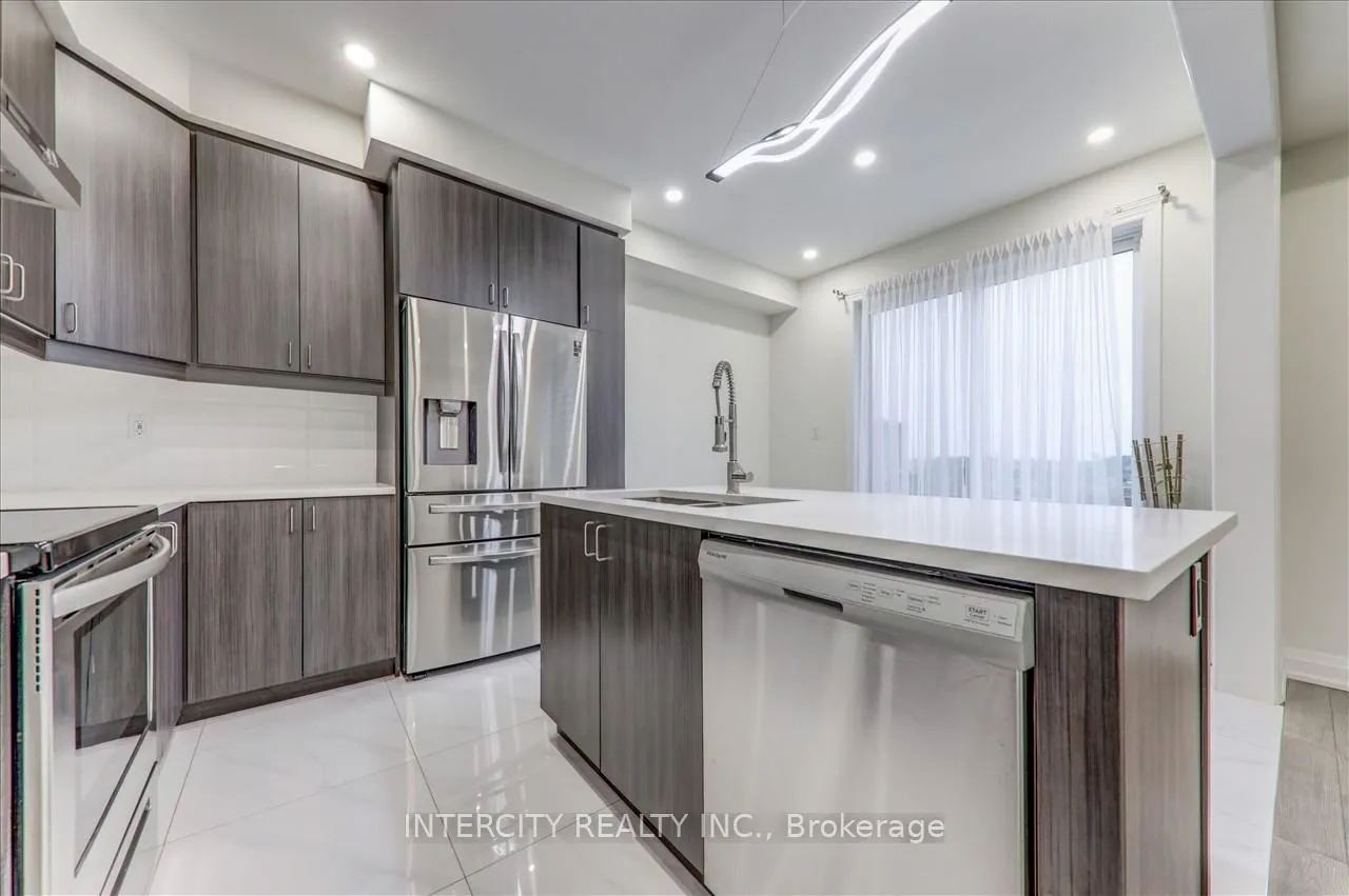 Photo 15 of 27 Broden Crescent, Whitby, Rural Whitby — HOMEH