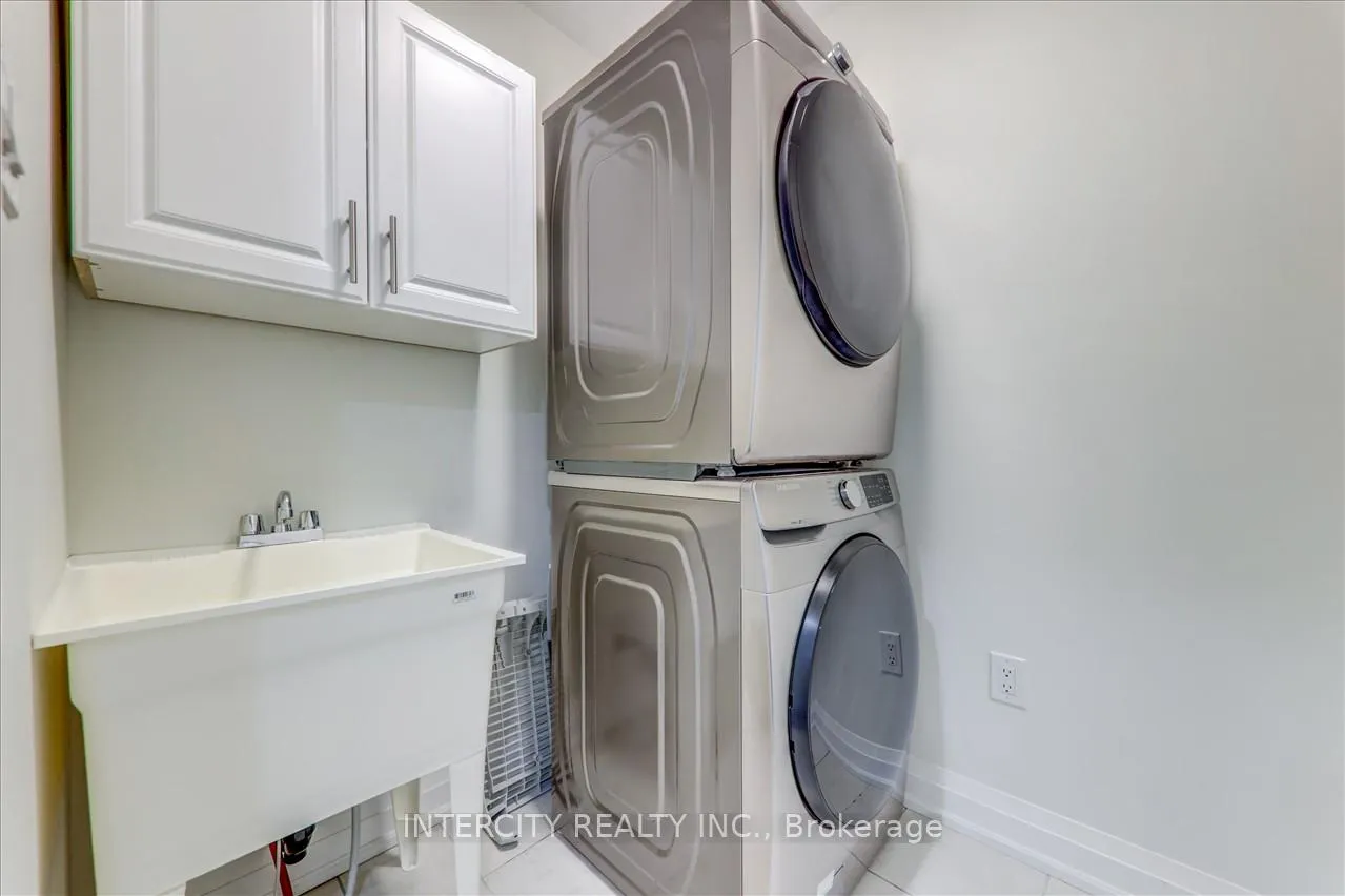Photo 26 of 27 Broden Crescent, Whitby, Rural Whitby — HOMEH