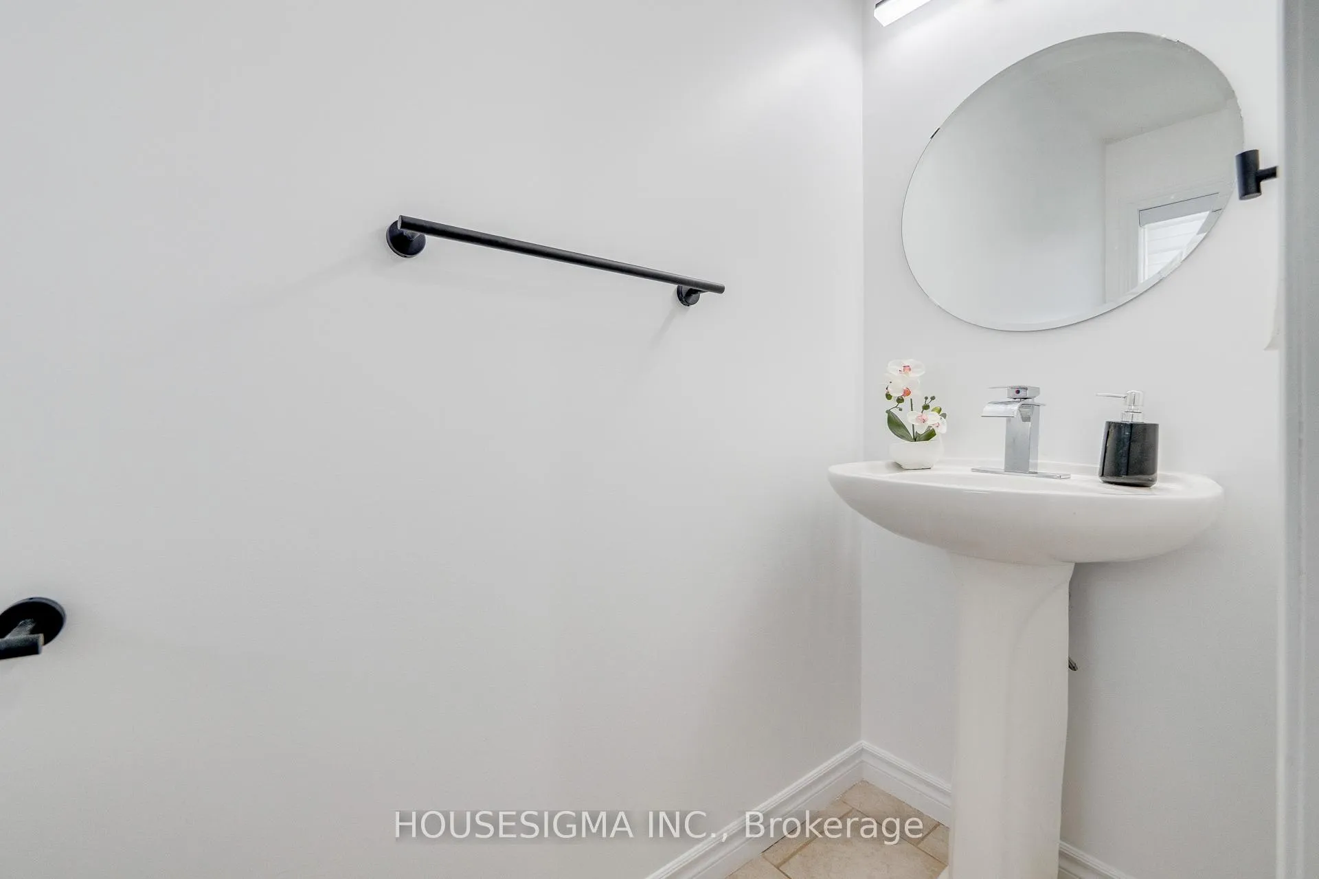 Photo 9 of 81 Kendrick Court, Hamilton, Ancaster — HOMEH