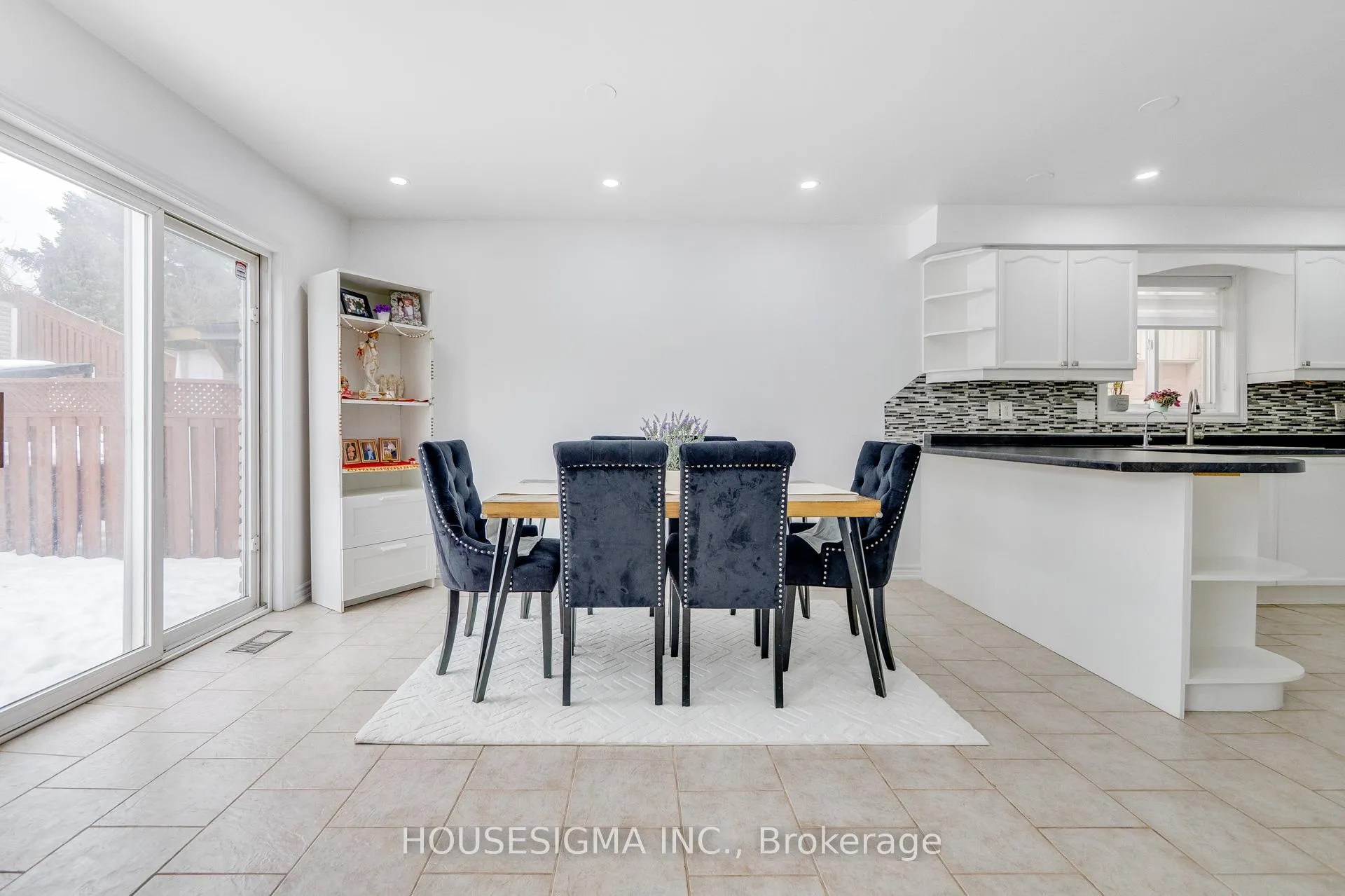 Photo 13 of 81 Kendrick Court, Hamilton, Ancaster — HOMEH
