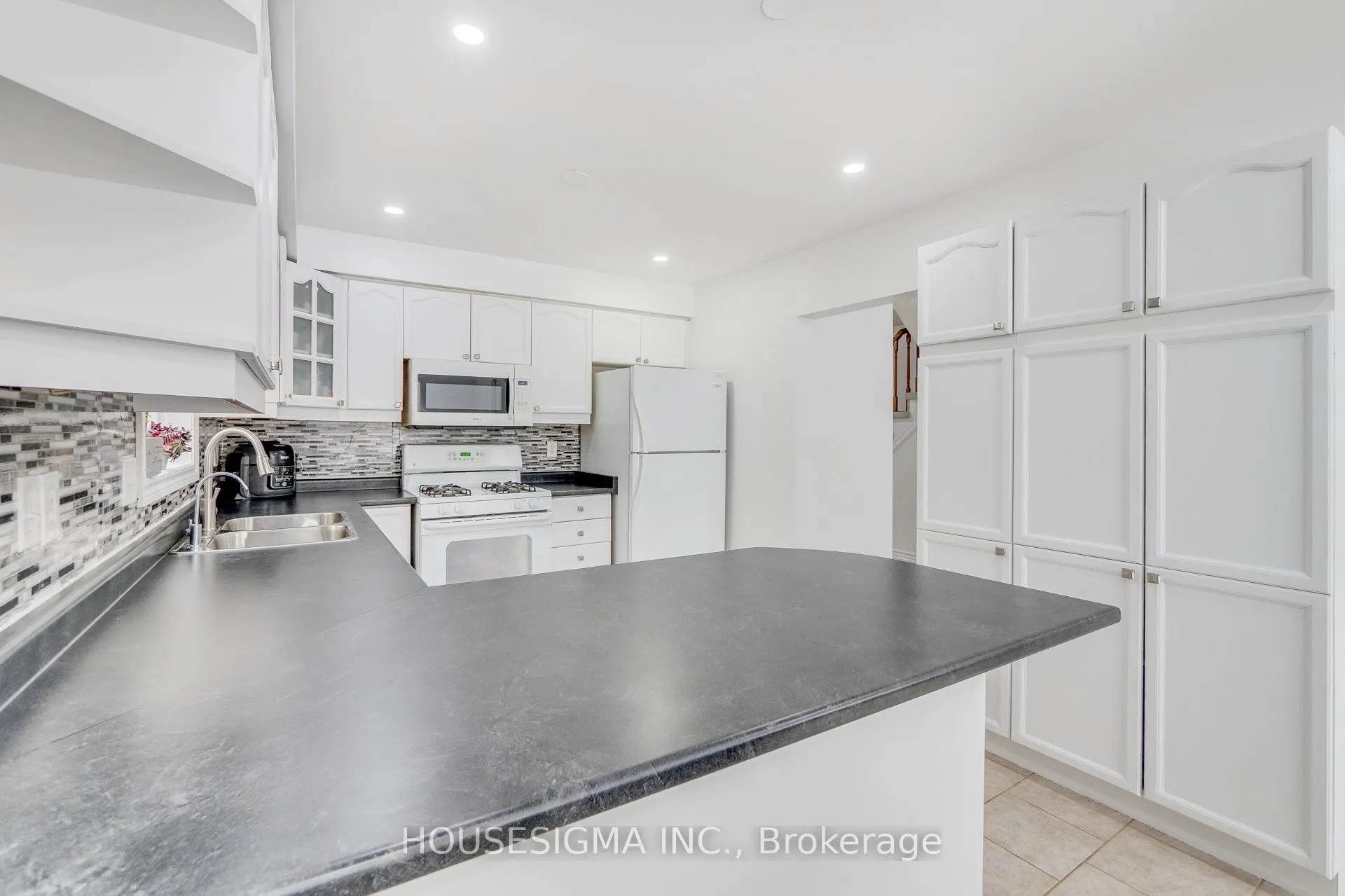 Photo 17 of 81 Kendrick Court, Hamilton, Ancaster — HOMEH