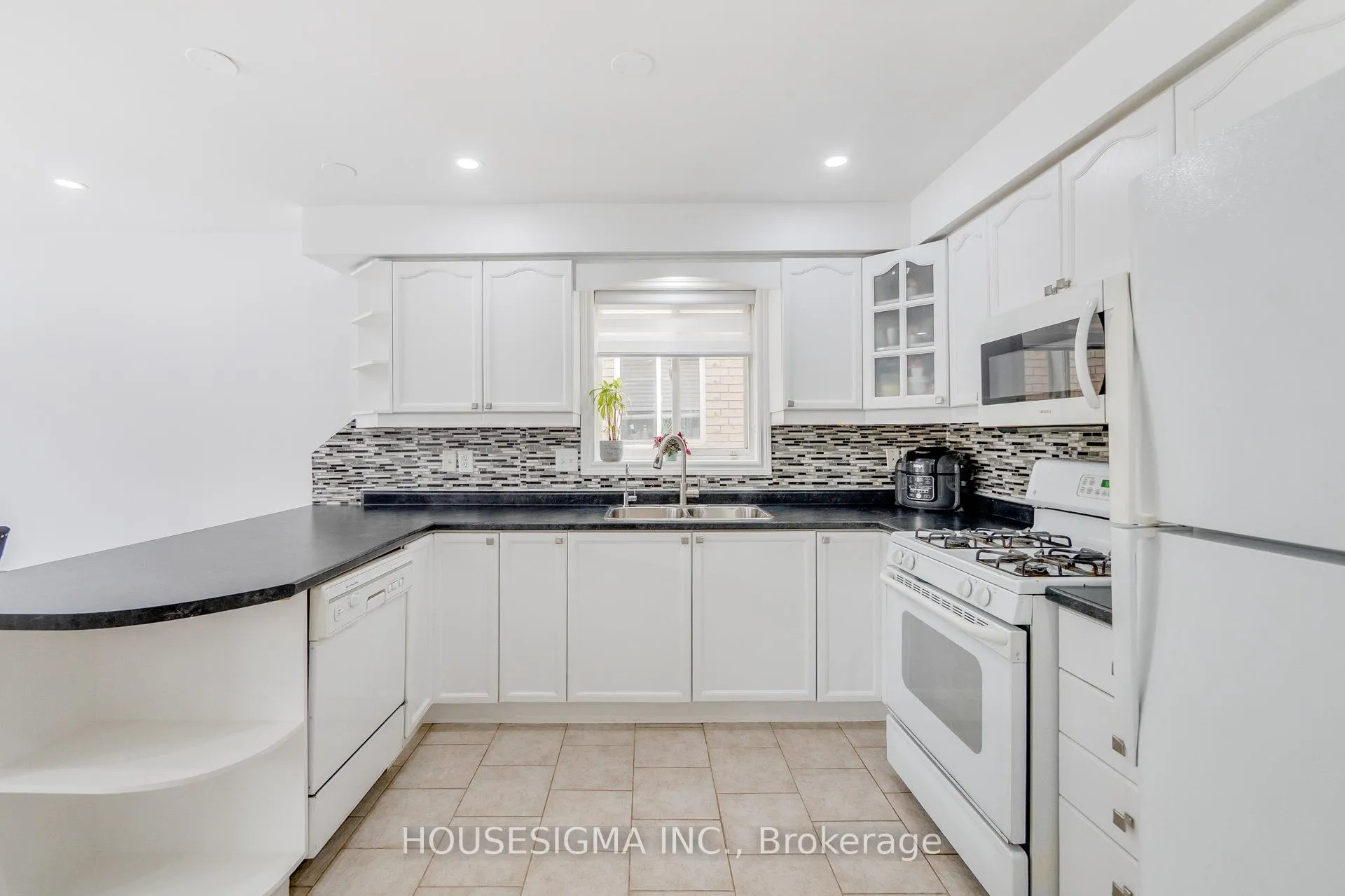 Photo 19 of 81 Kendrick Court, Hamilton, Ancaster — HOMEH