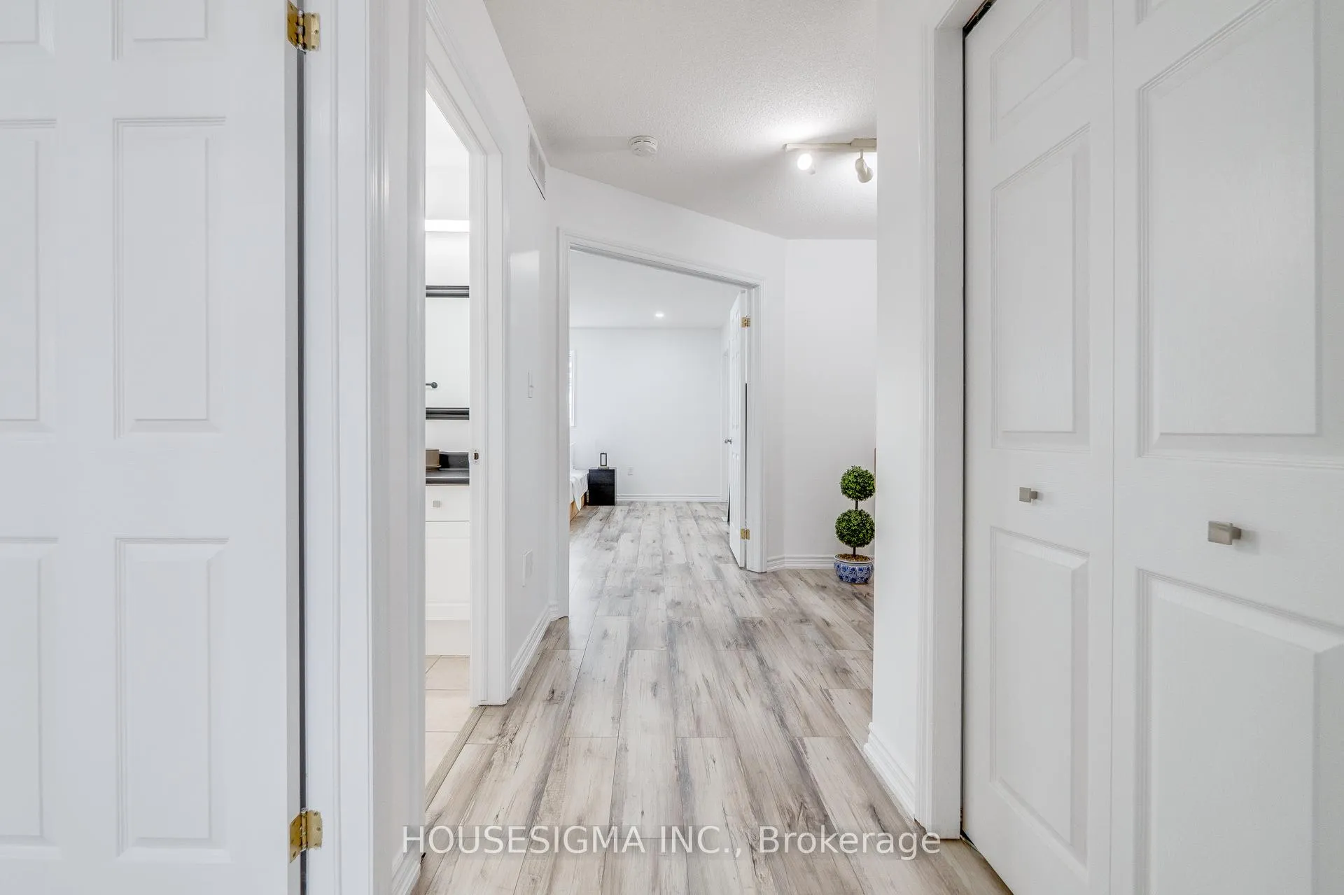 Photo 25 of 81 Kendrick Court, Hamilton, Ancaster — HOMEH