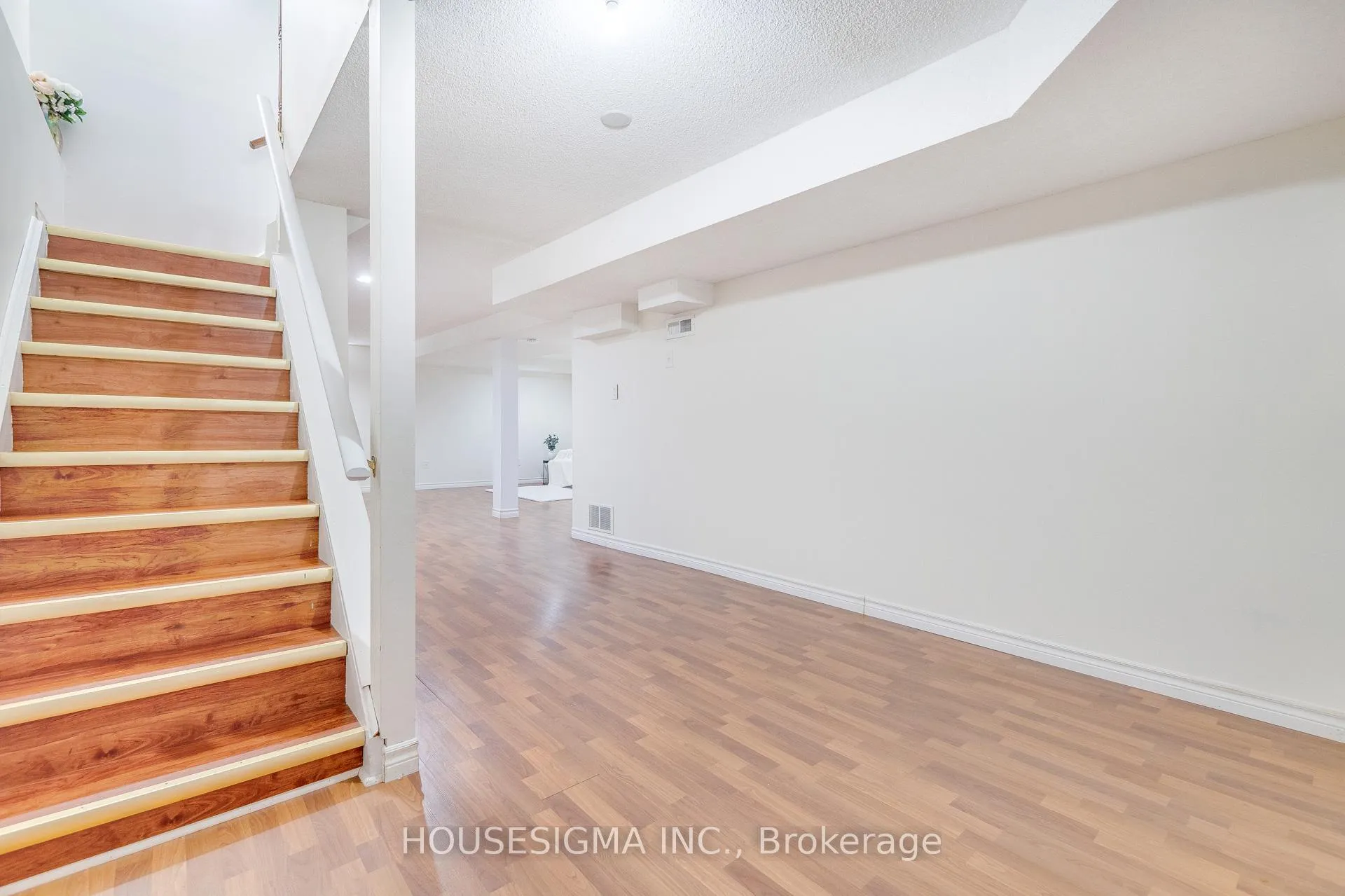 Photo 37 of 81 Kendrick Court, Hamilton, Ancaster — HOMEH