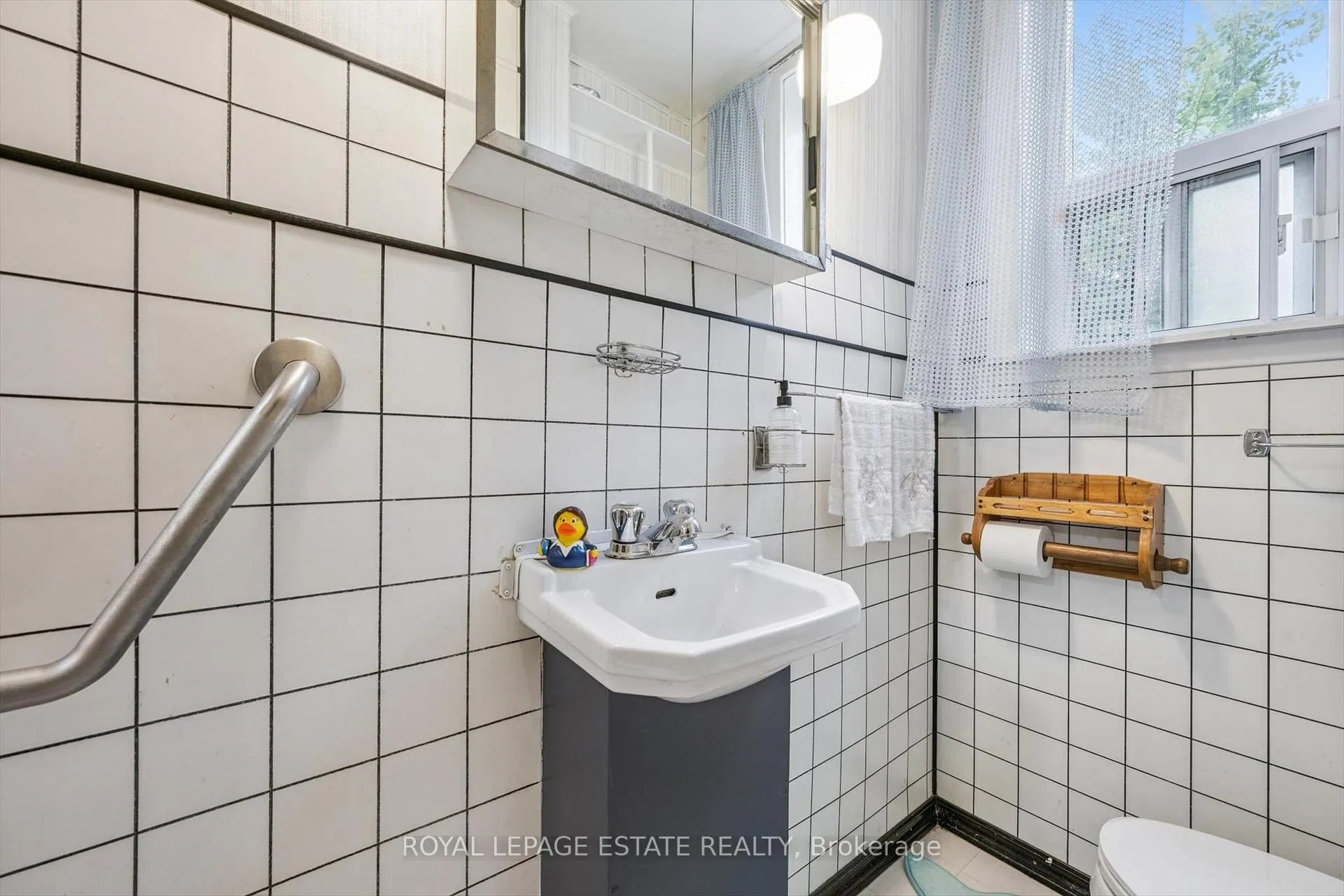 Photo 18 of 335 Craven Road N, Toronto, Greenwood-Coxwell — HOMEH