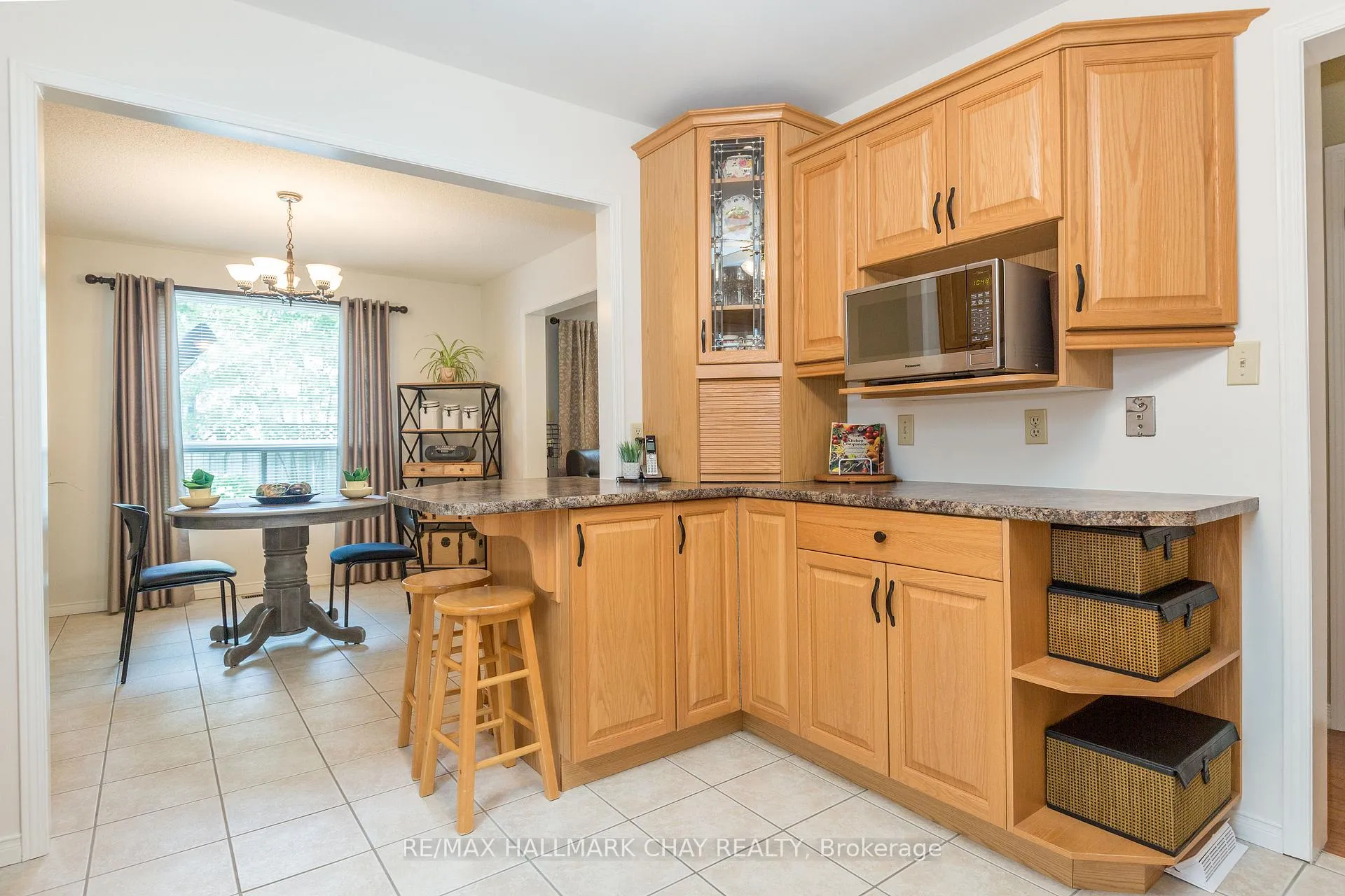 Photo 12 of 310 Hickling Trail, Barrie, Grove East — HOMEH