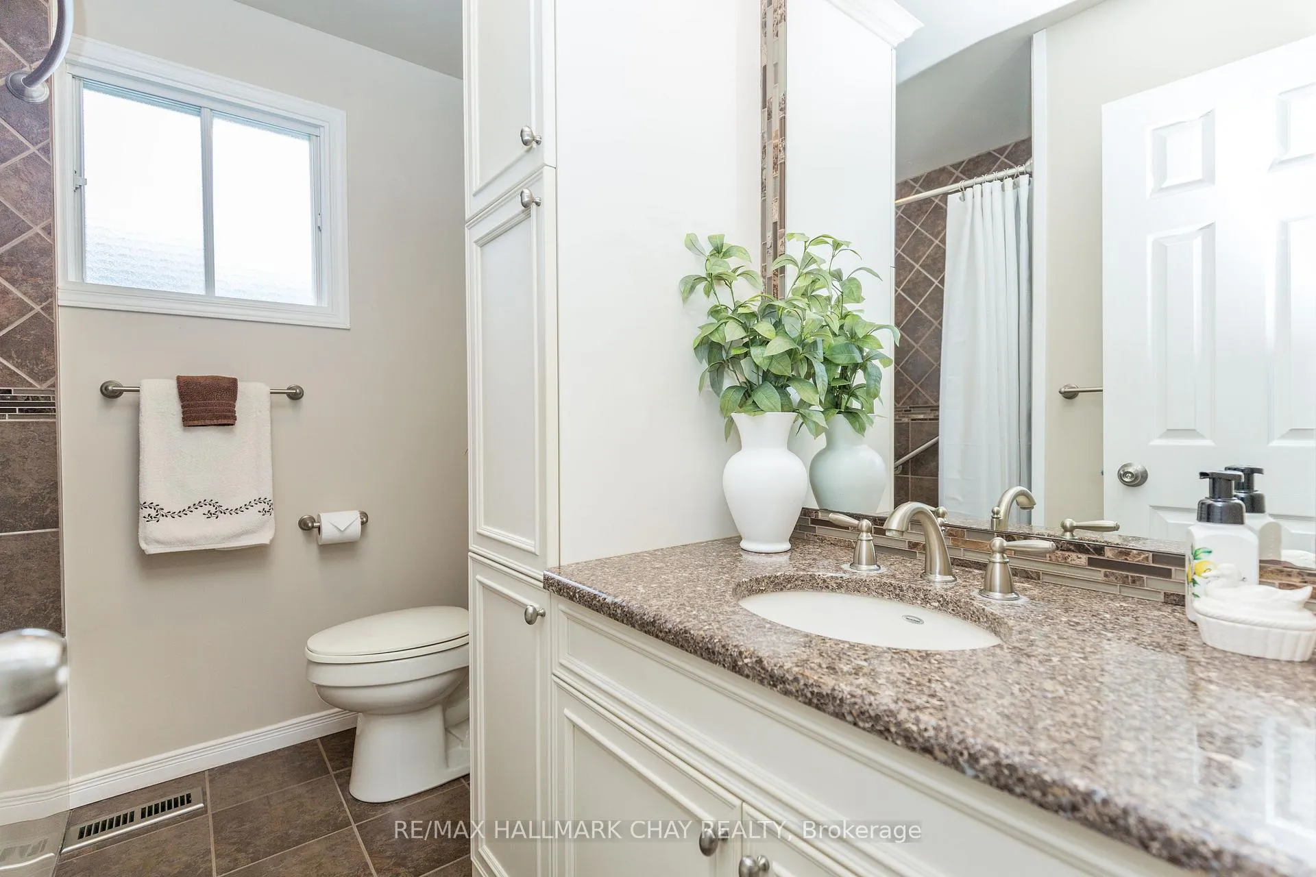 Photo 23 of 310 Hickling Trail, Barrie, Grove East — HOMEH