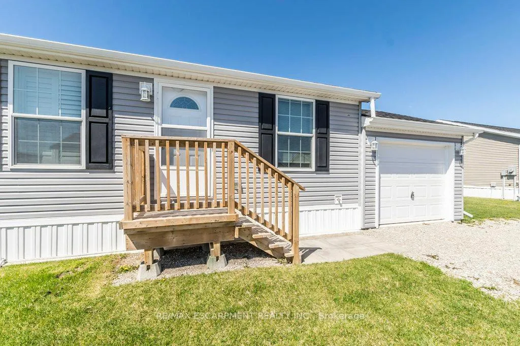 Photo 5 of 9 Hickory Hollow, Haldimand, Nanticoke — HOMEH