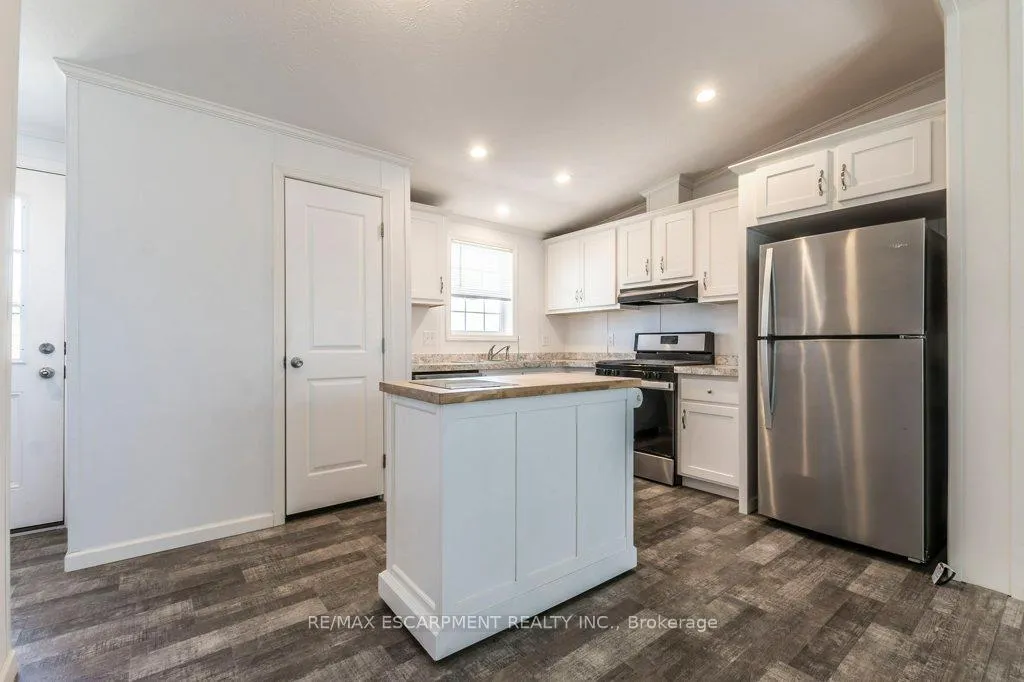 Photo 13 of 9 Hickory Hollow, Haldimand, Nanticoke — HOMEH