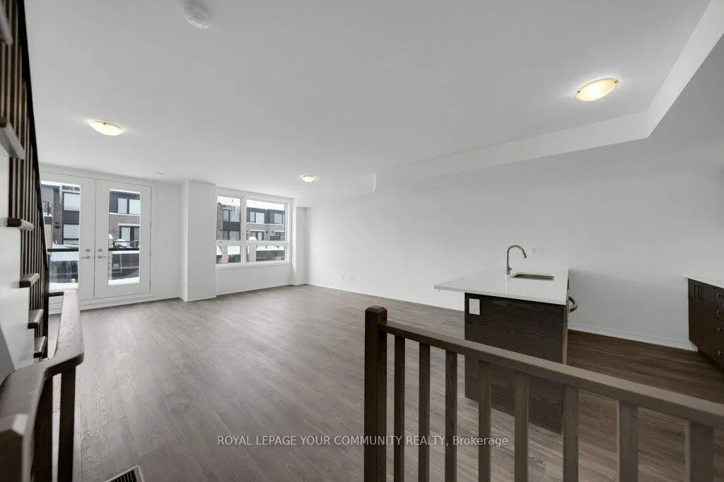 Photo 10 of 43 Spry Lane, Barrie, Innis-Shore — HOMEH