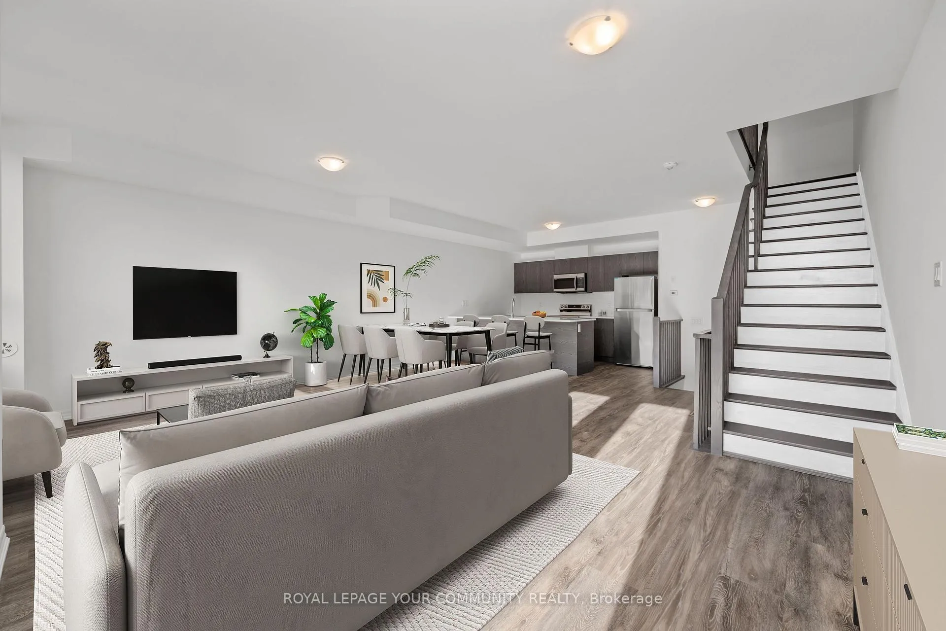 Photo 12 of 43 Spry Lane, Barrie, Innis-Shore — HOMEH