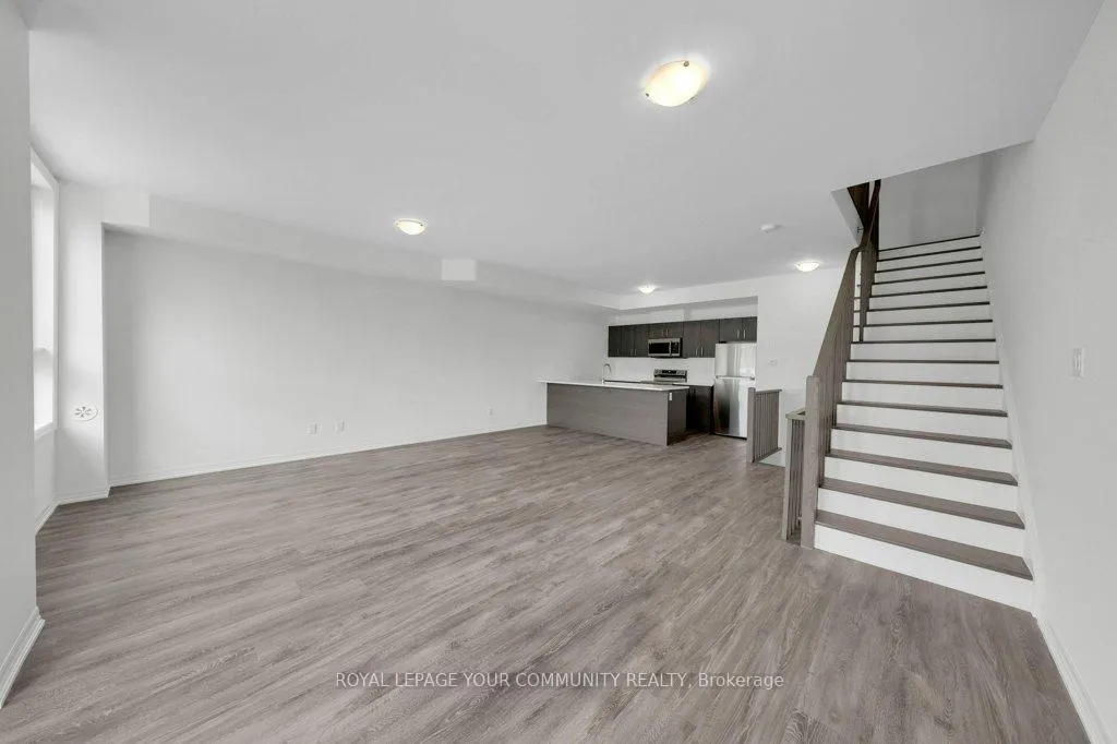Photo 13 of 43 Spry Lane, Barrie, Innis-Shore — HOMEH