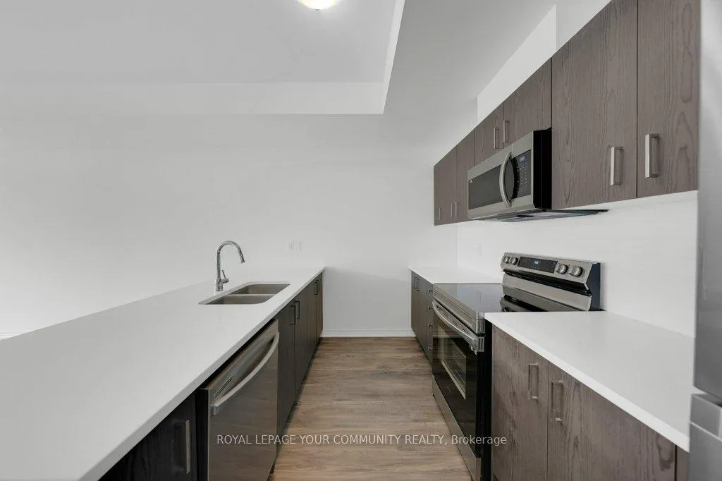 Photo 19 of 43 Spry Lane, Barrie, Innis-Shore — HOMEH