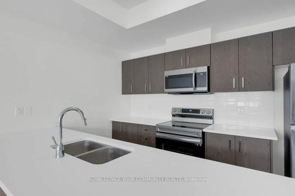 Photo 24 of 43 Spry Lane, Barrie, Innis-Shore — HOMEH