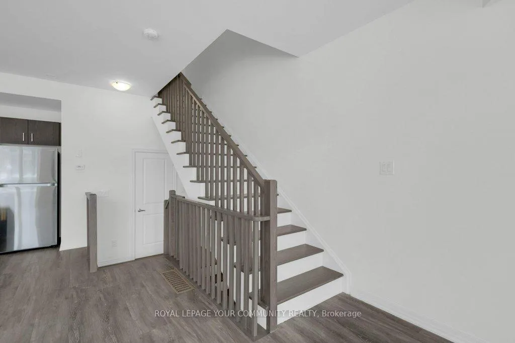 Photo 25 of 43 Spry Lane, Barrie, Innis-Shore — HOMEH