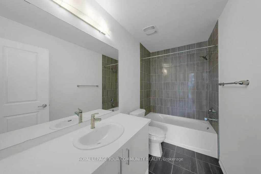Photo 38 of 43 Spry Lane, Barrie, Innis-Shore — HOMEH