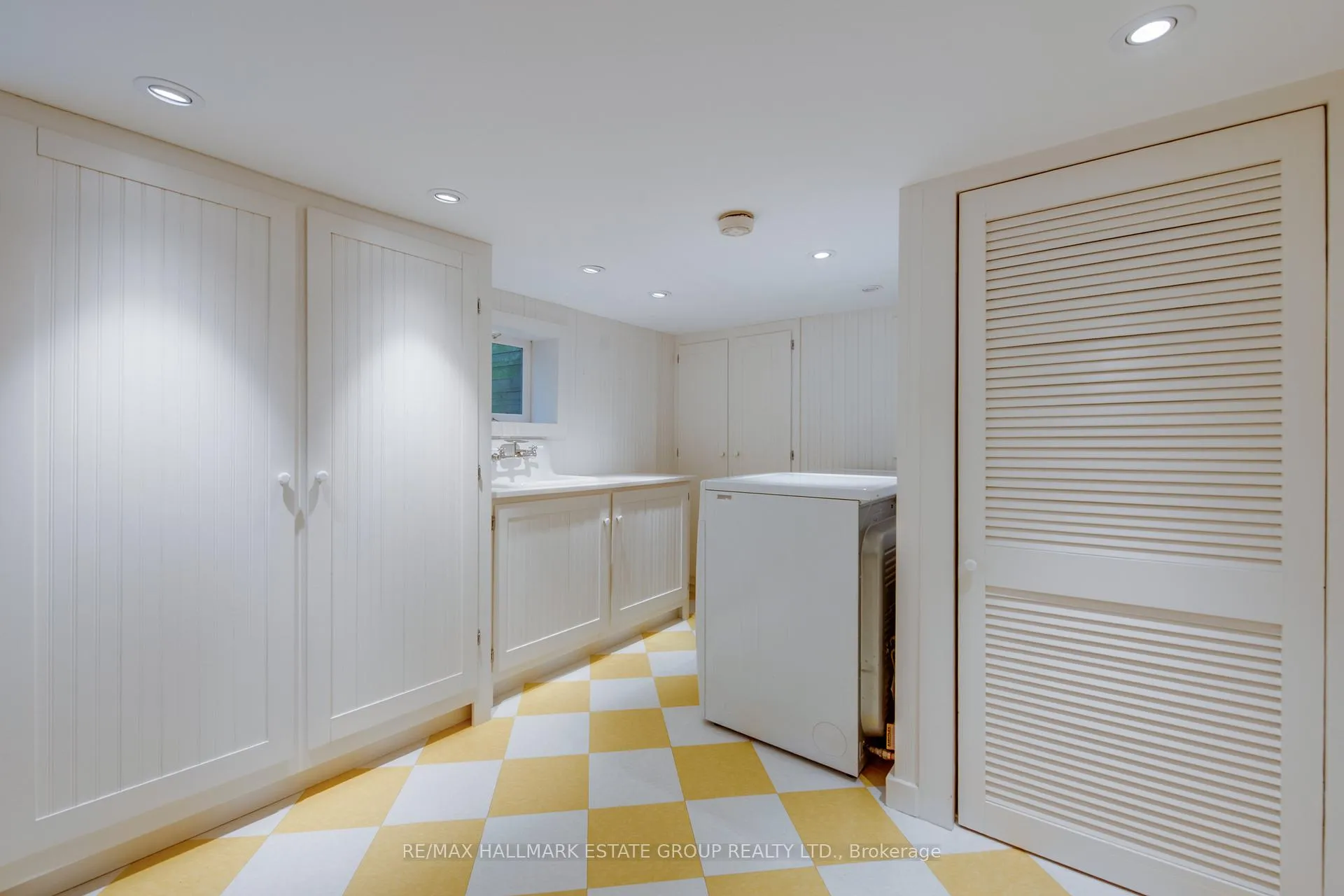 Photo 36 of 223 Waverley Road, Toronto, The Beaches — HOMEH