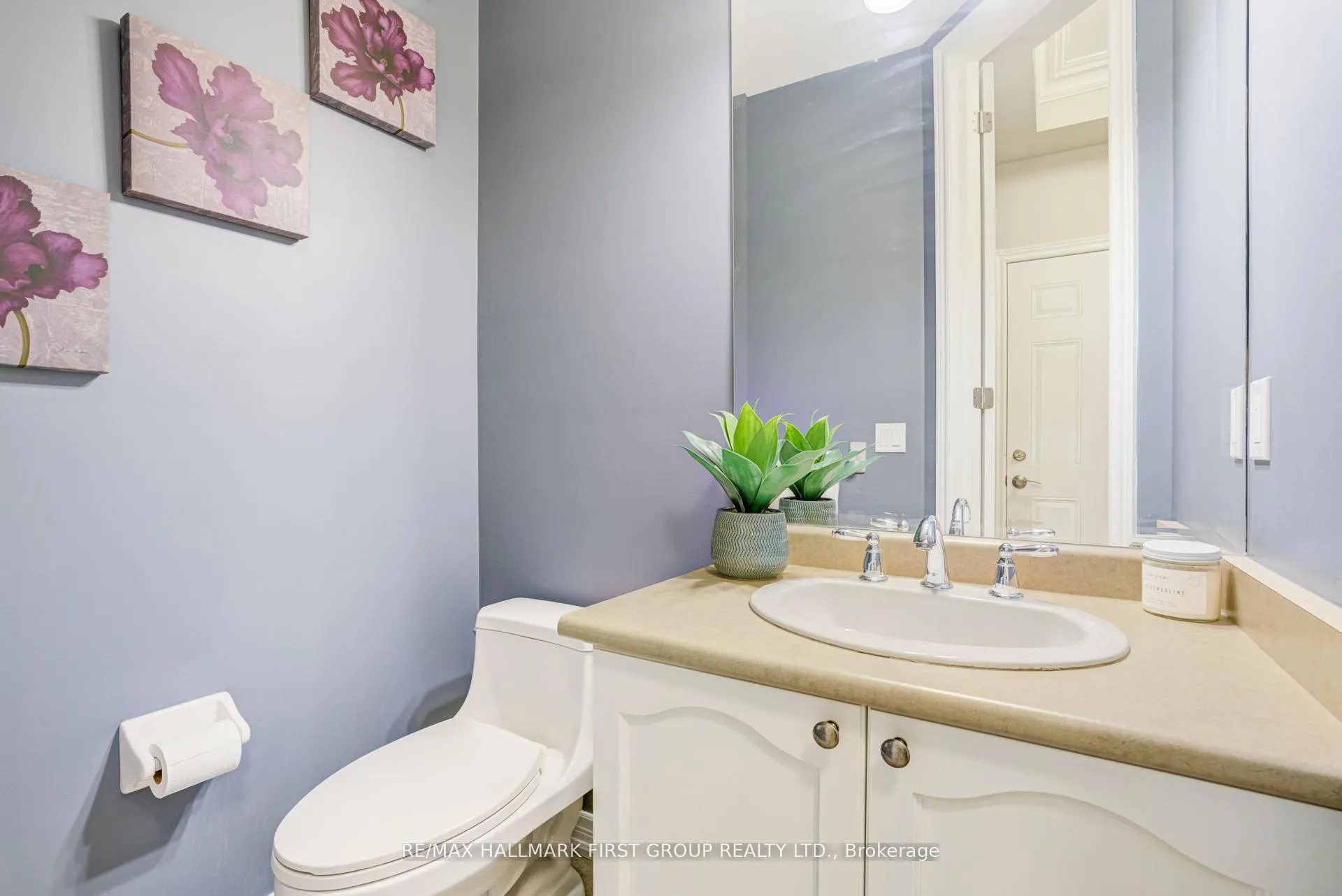Photo 10 of 6 Lander Crescent, Clarington, Bowmanville — HOMEH