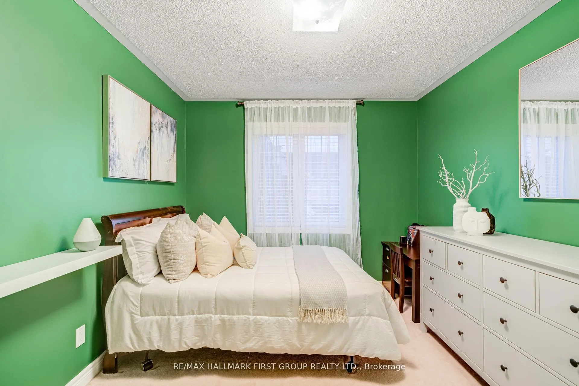Photo 14 of 6 Lander Crescent, Clarington, Bowmanville — HOMEH