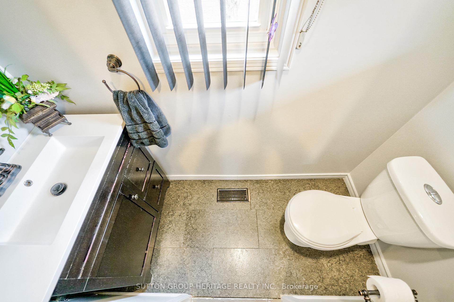 Photo 5 of 36 Weekes Drive, Ajax, Central West — HOMEH
