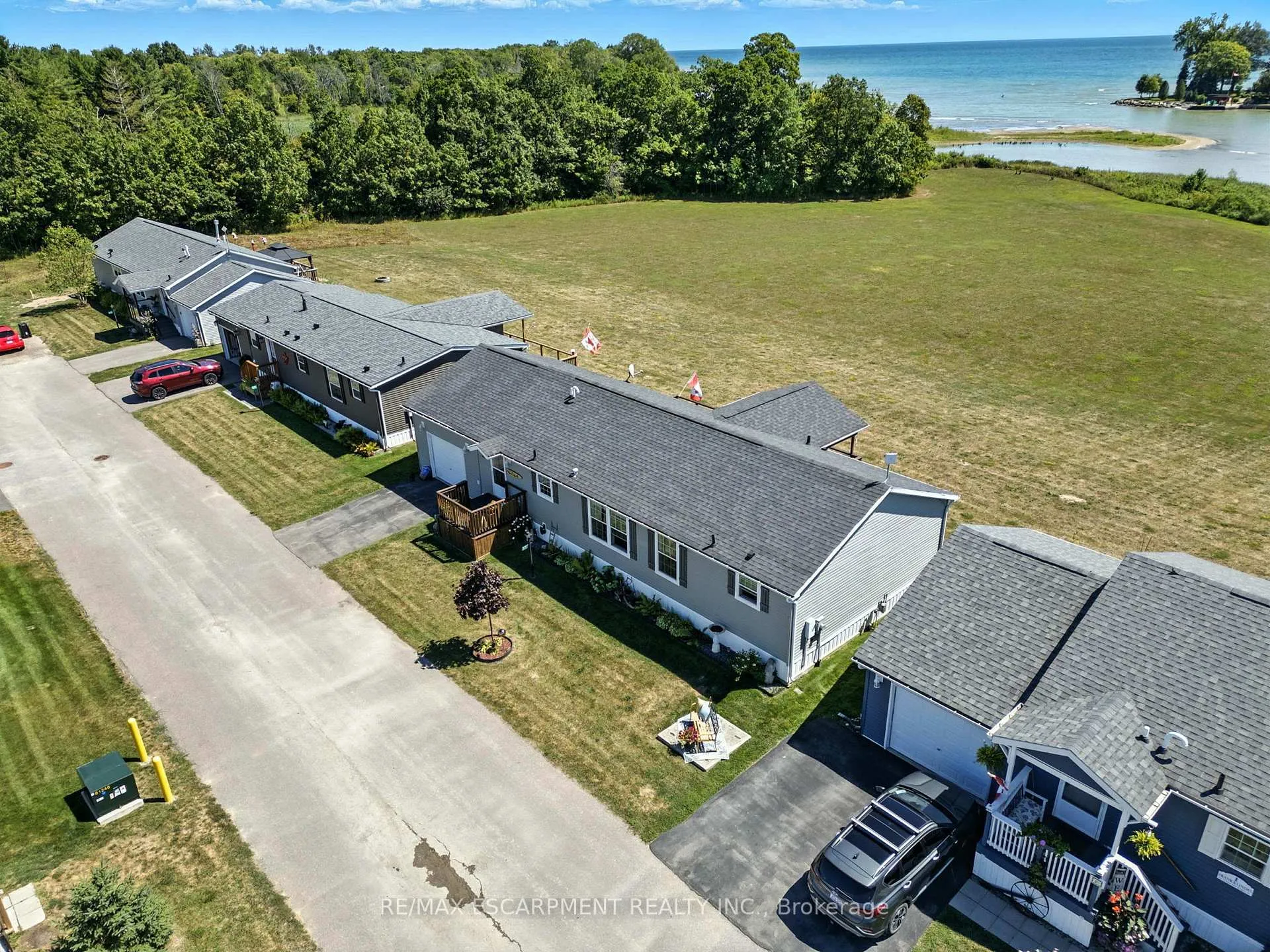 Photo 3 of 55 Riverbend Crescent, Haldimand, Nanticoke — HOMEH