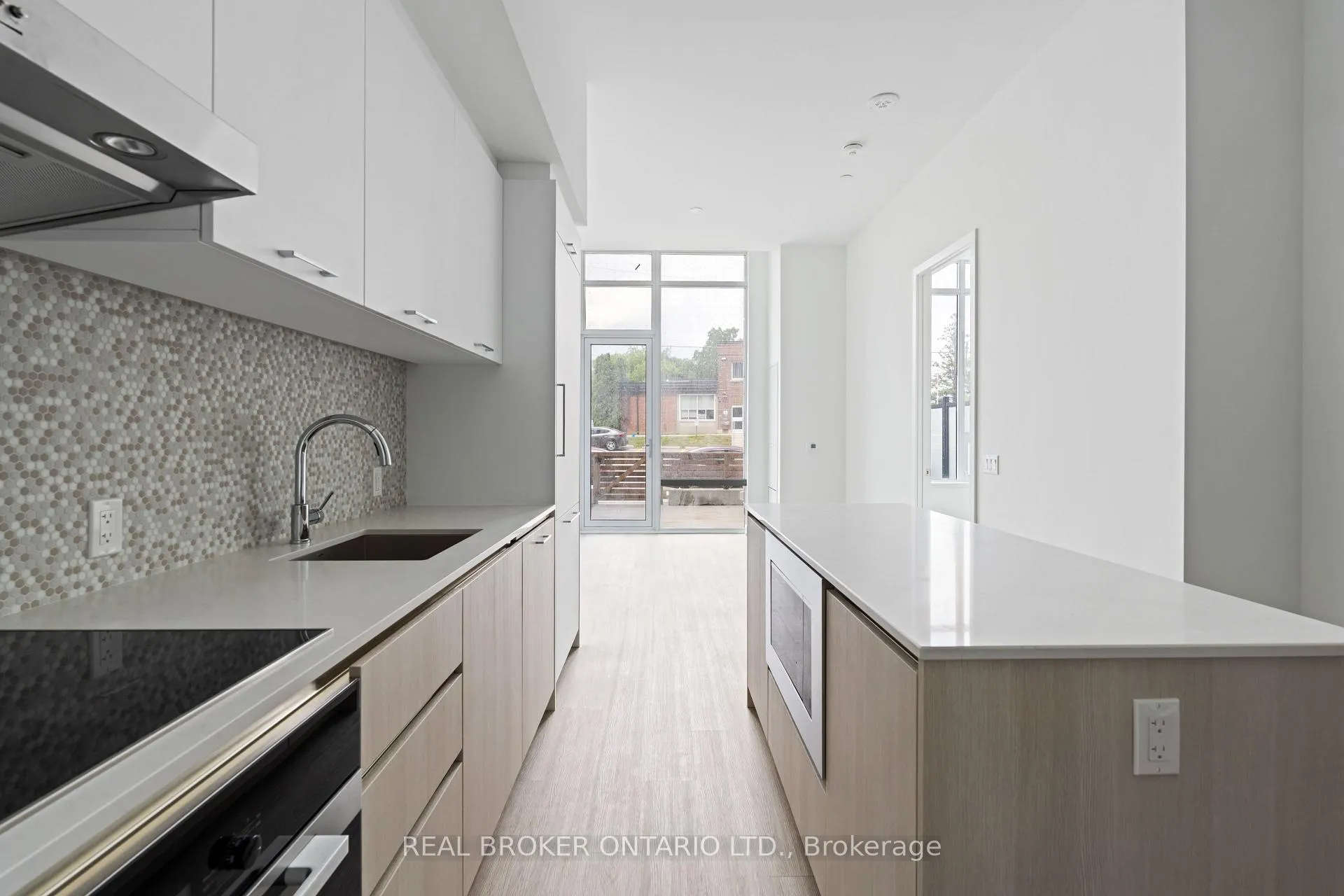 Photo 10 of Unit 104, 8188 Yonge Street, Vaughan, Uplands — HOMEH