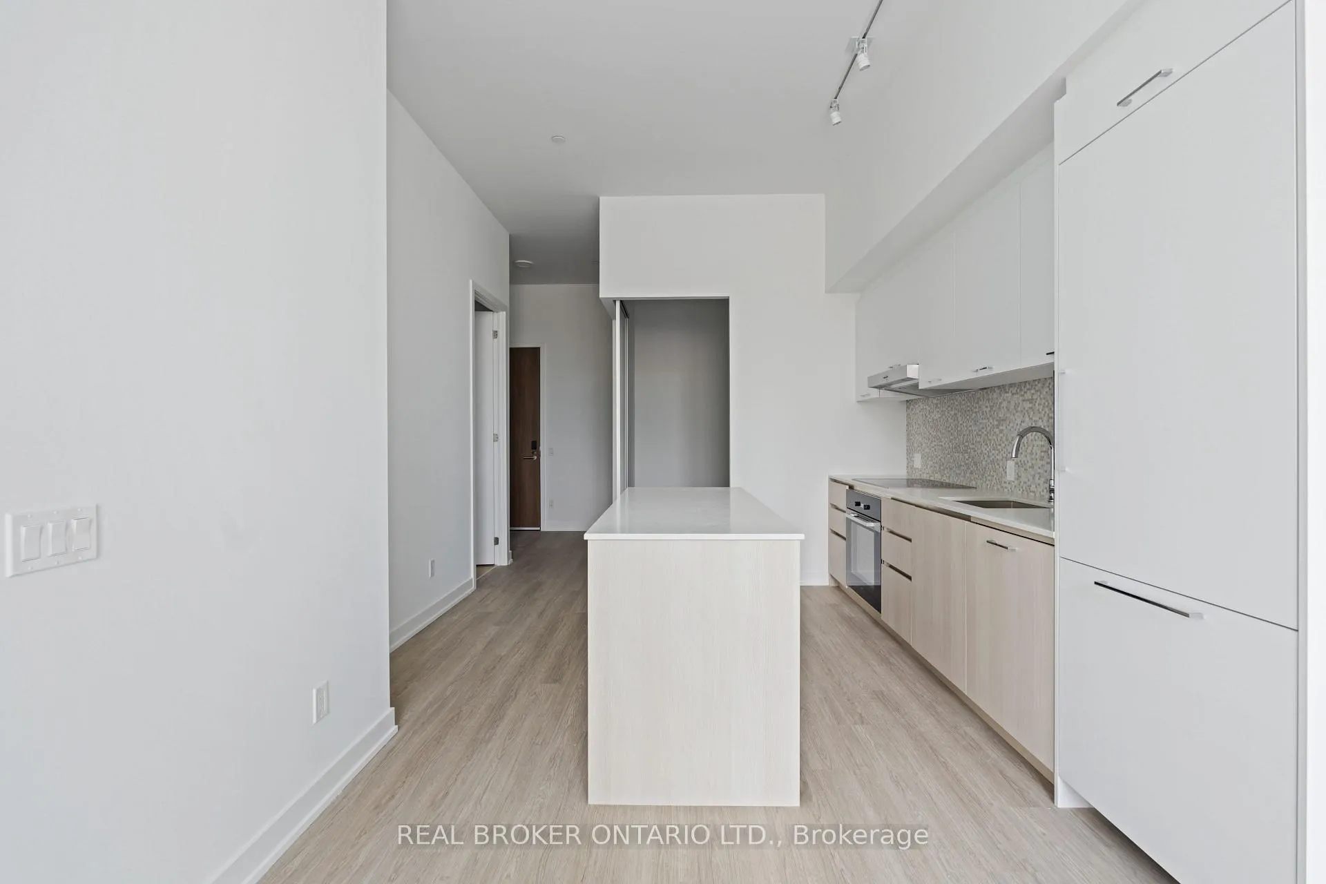Photo 11 of Unit 104, 8188 Yonge Street, Vaughan, Uplands — HOMEH